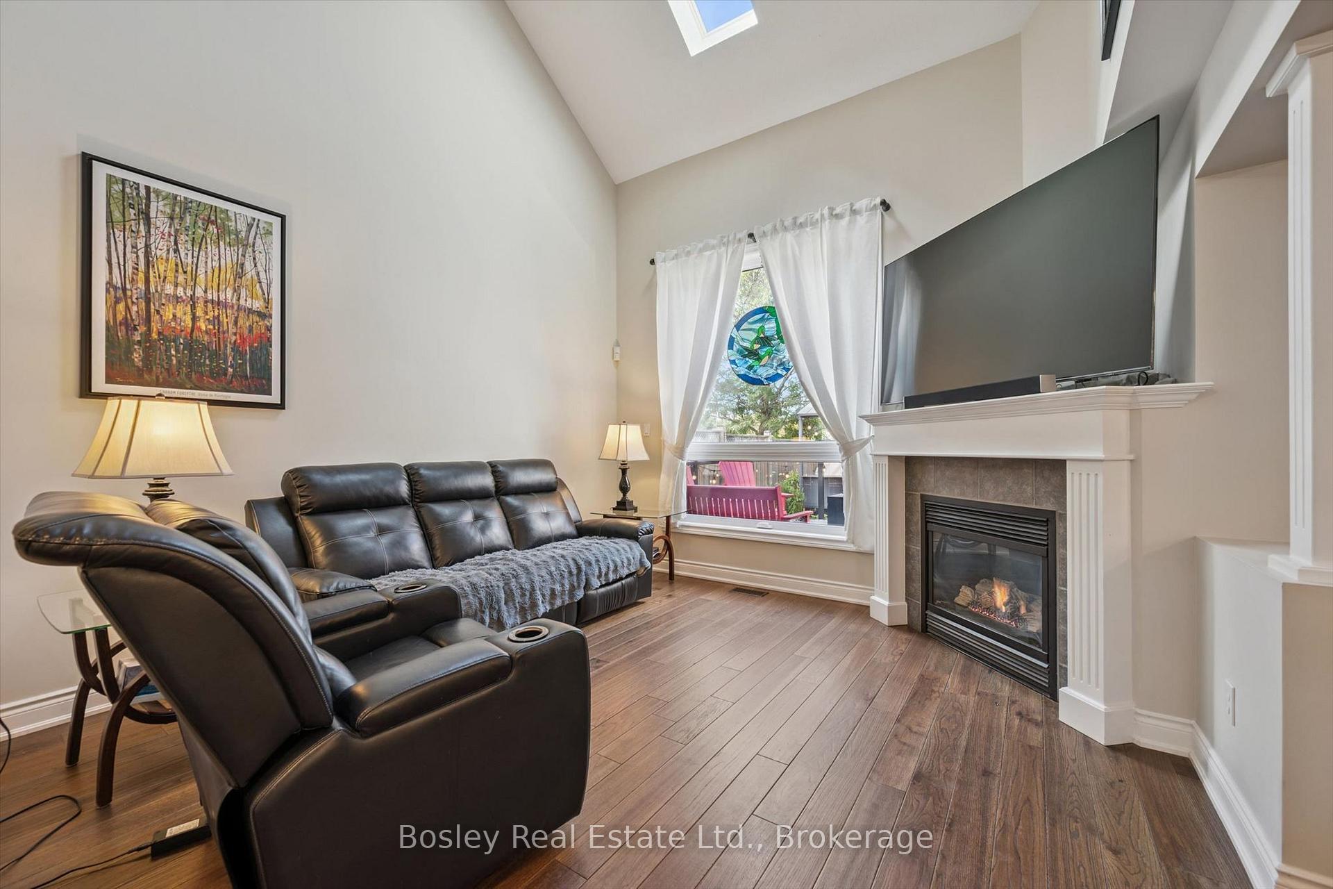 Photo 7 of 26 Glengarry Road, Orangeville — HOMEH