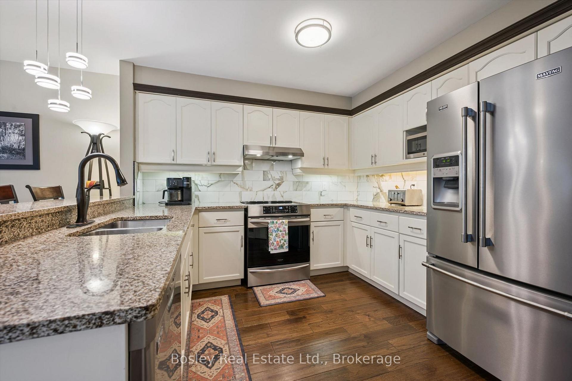 Photo 11 of 26 Glengarry Road, Orangeville — HOMEH
