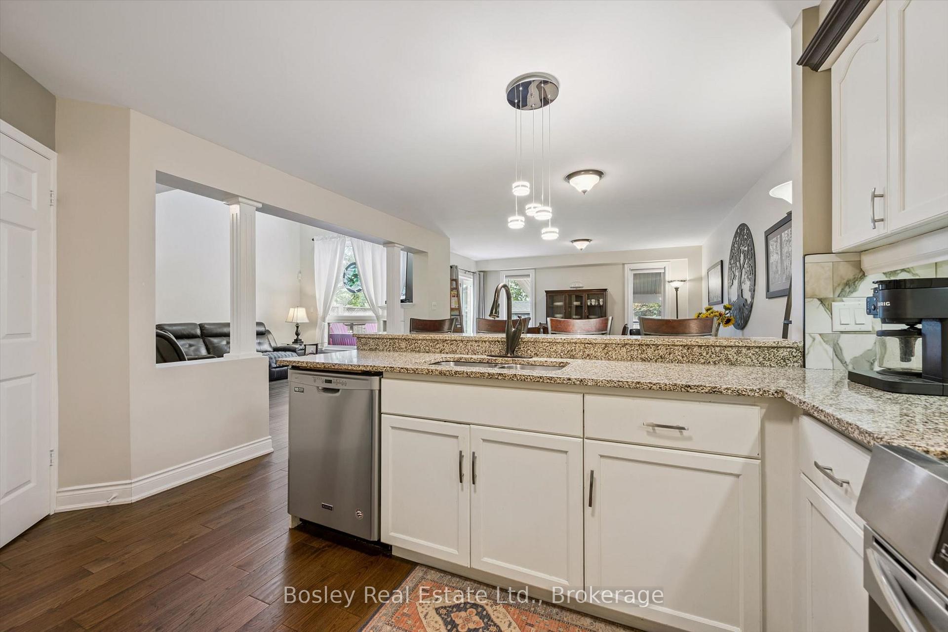 Photo 13 of 26 Glengarry Road, Orangeville — HOMEH