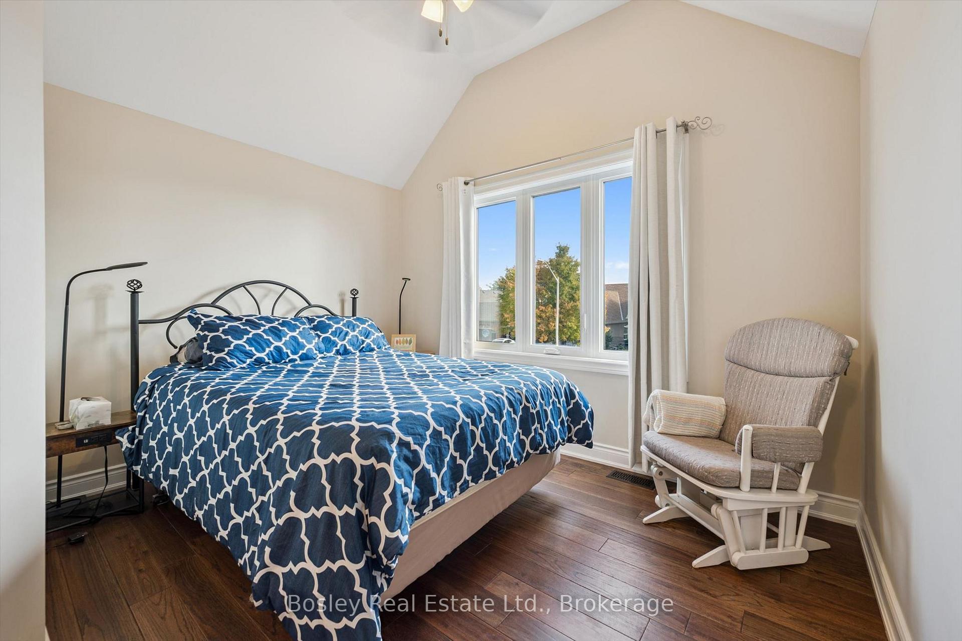 Photo 21 of 26 Glengarry Road, Orangeville — HOMEH