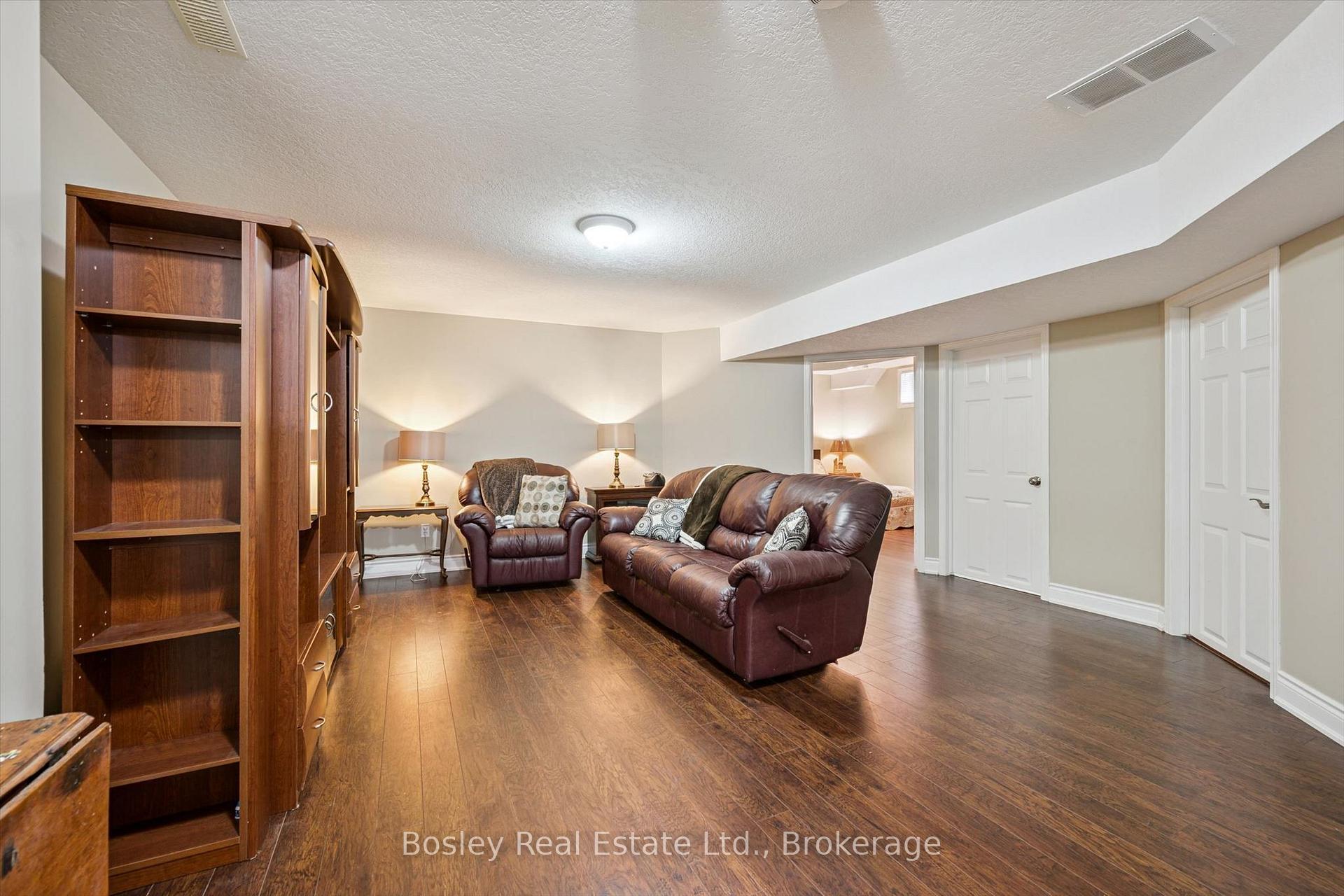 Photo 26 of 26 Glengarry Road, Orangeville — HOMEH
