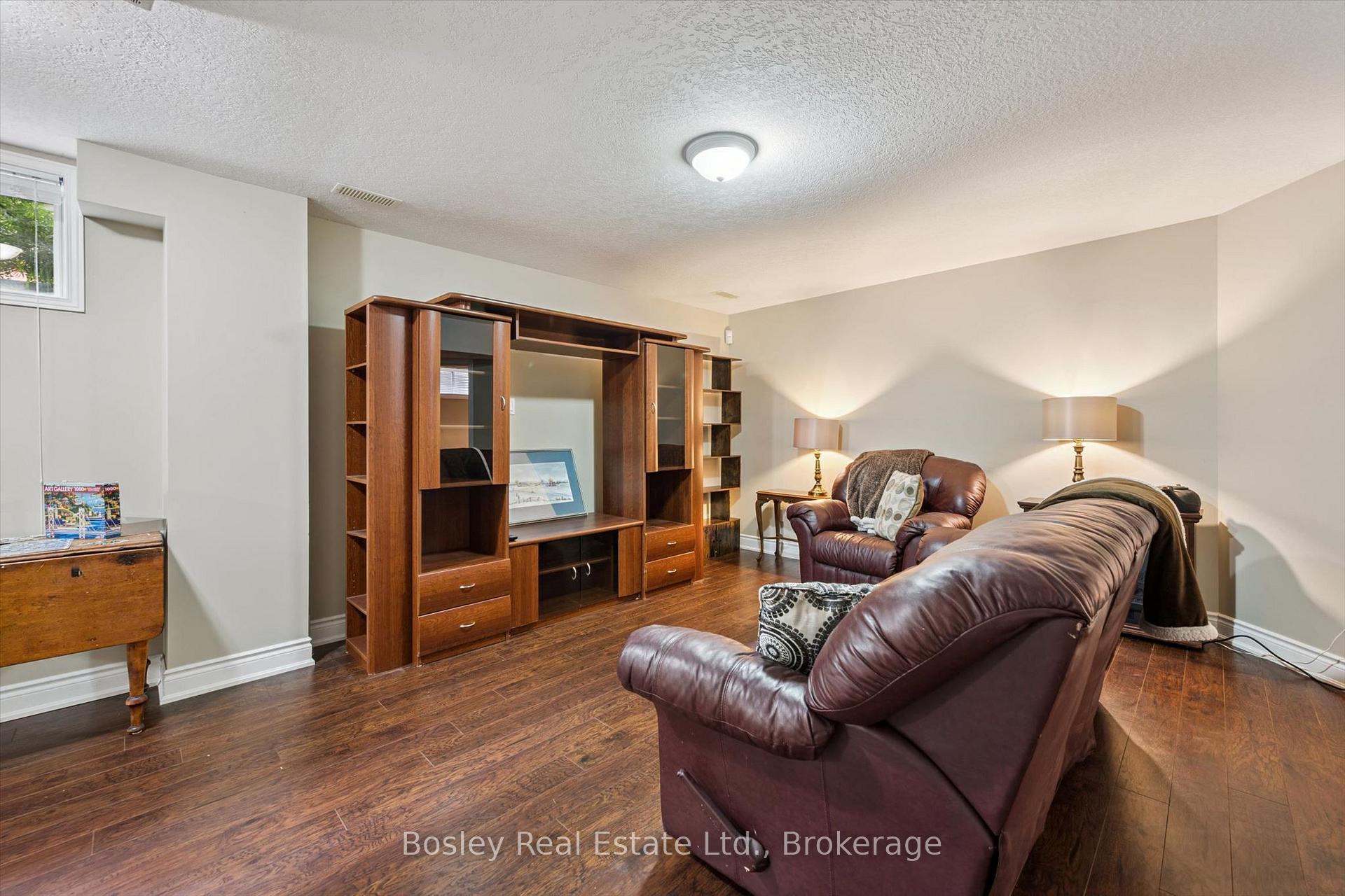 Photo 27 of 26 Glengarry Road, Orangeville — HOMEH