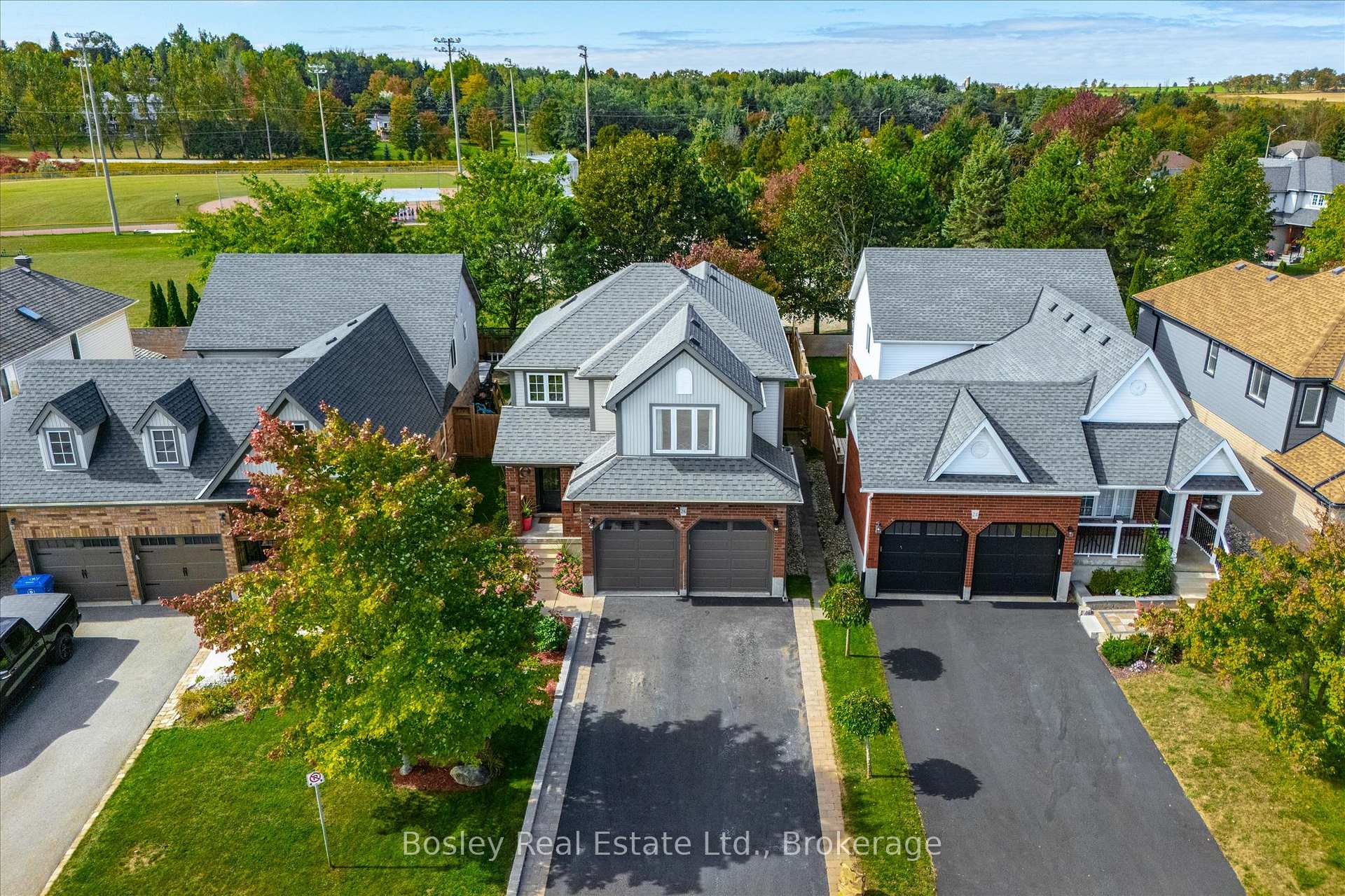 Photo 40 of 26 Glengarry Road, Orangeville — HOMEH