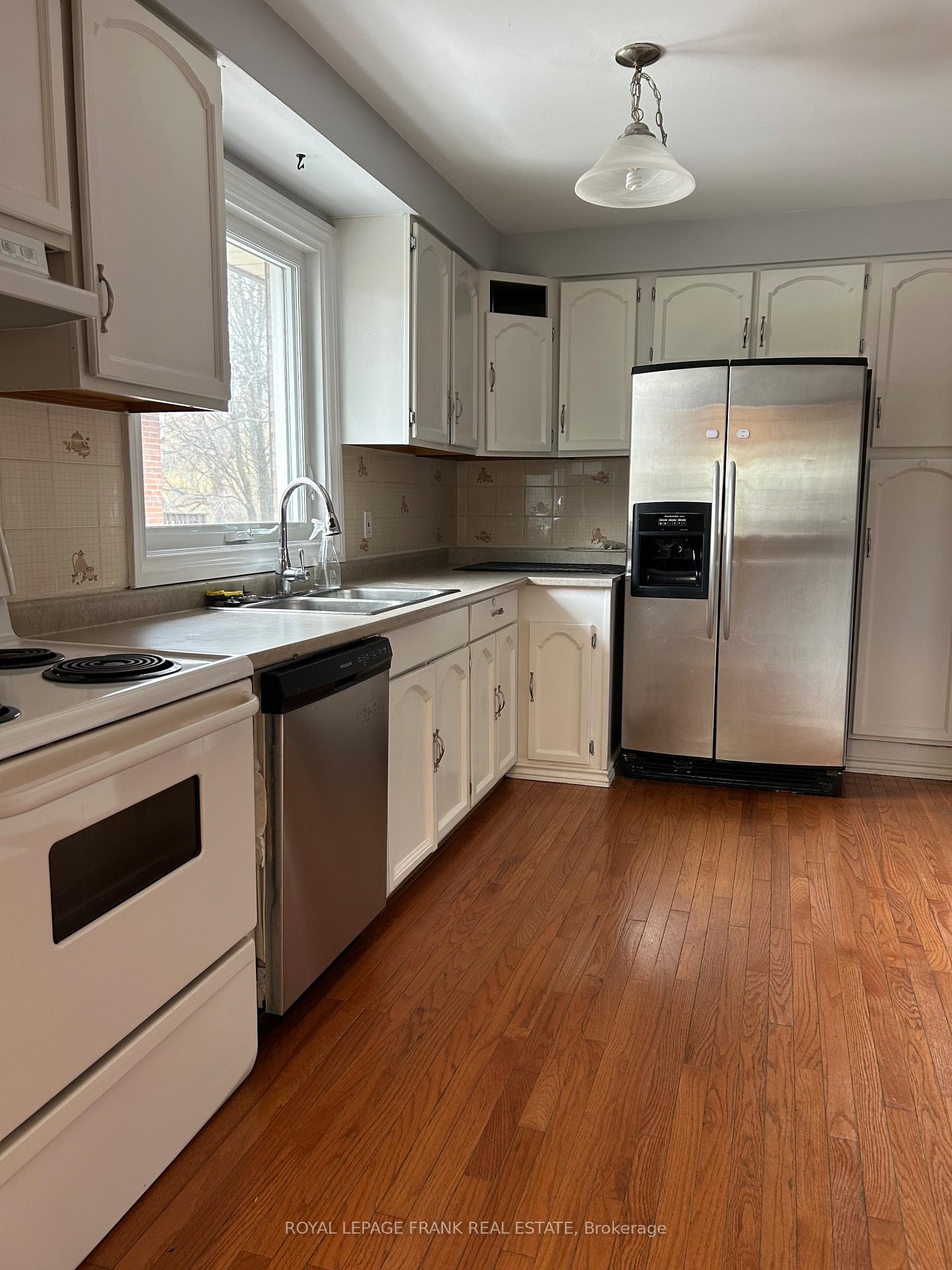 Photo 6 of 587 Harmony Road S, Oshawa, Donevan — HOMEH
