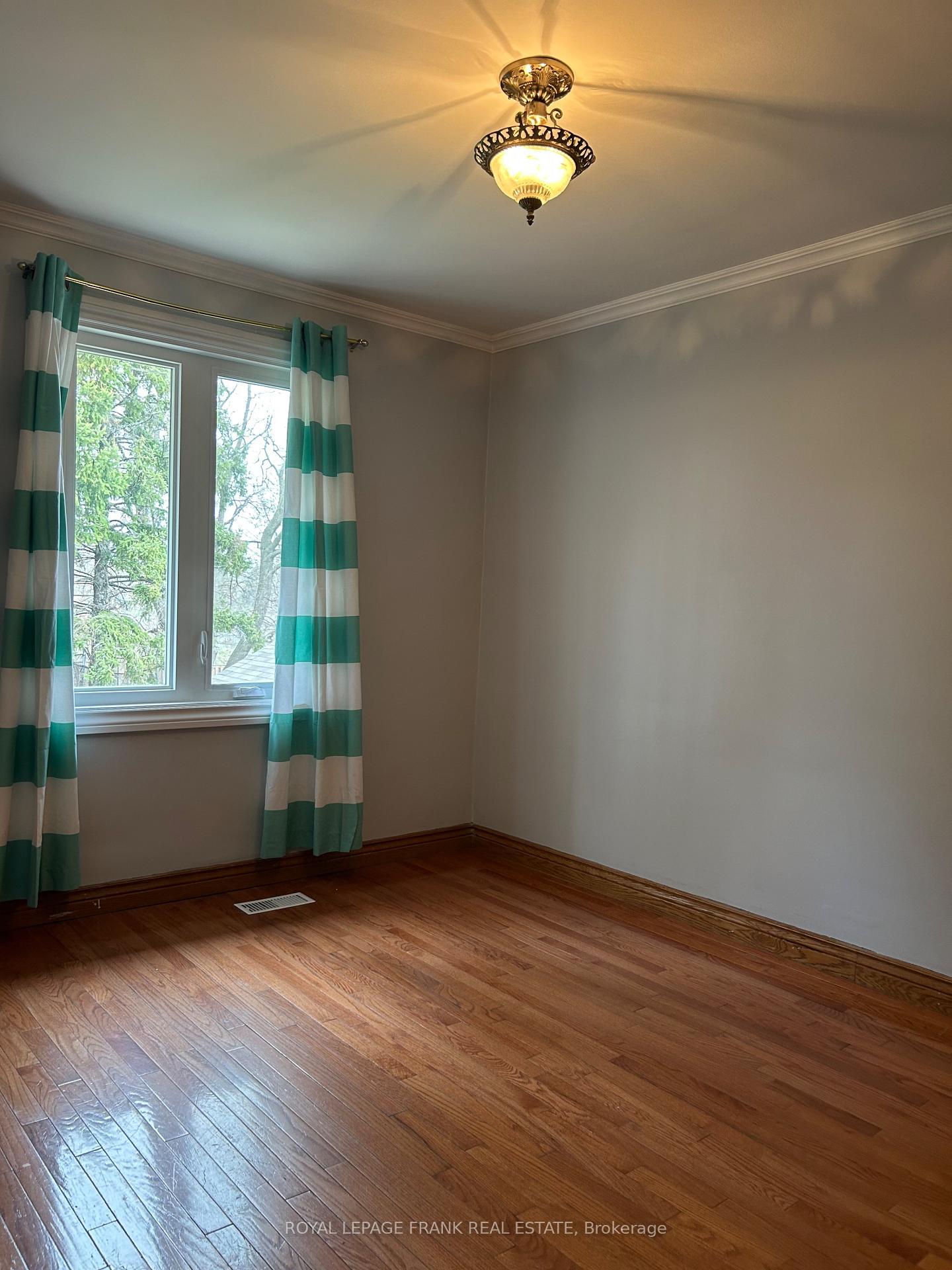 Photo 7 of 587 Harmony Road S, Oshawa, Donevan — HOMEH