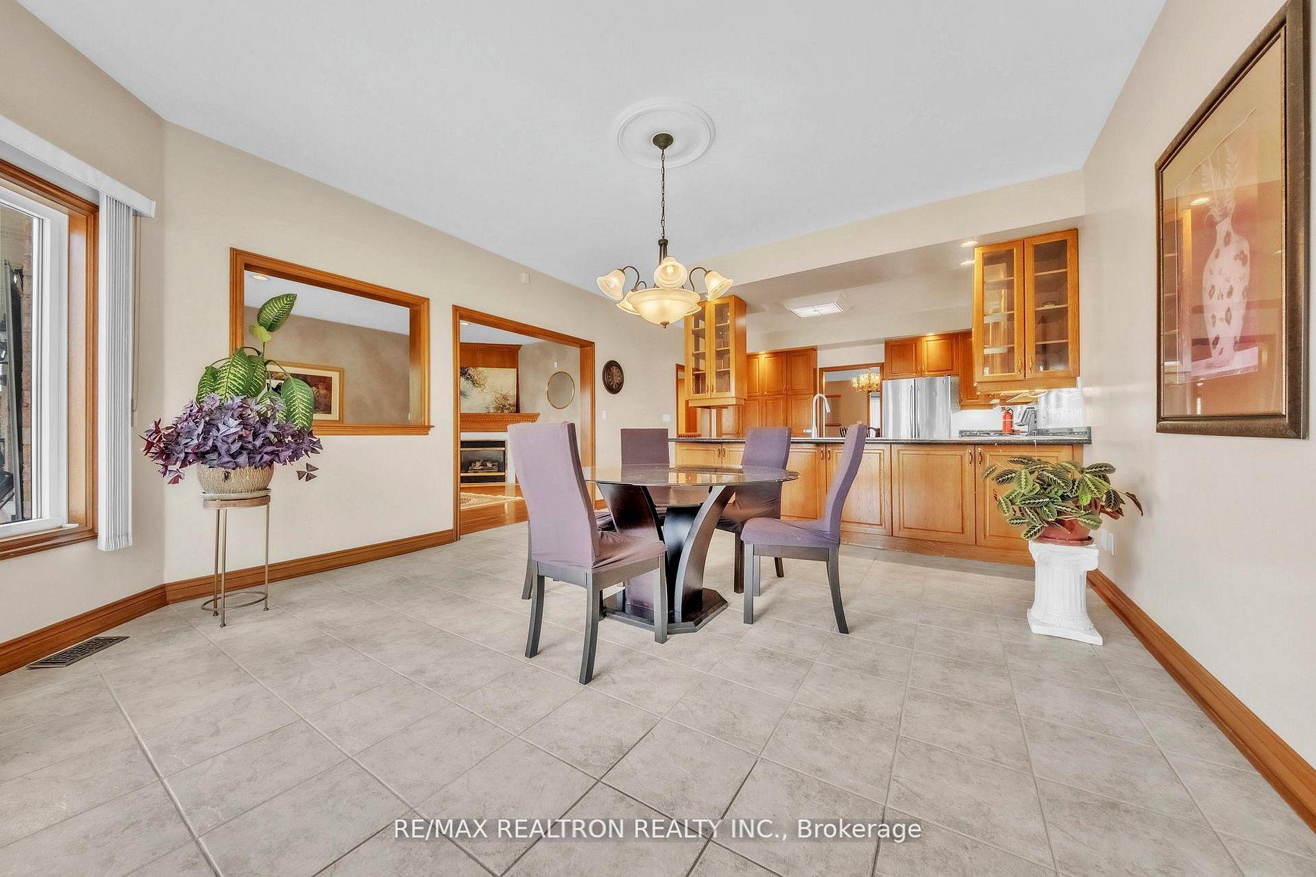 Photo 4 of 36A Puccini Drive, Richmond Hill, Oak Ridges — HOMEH