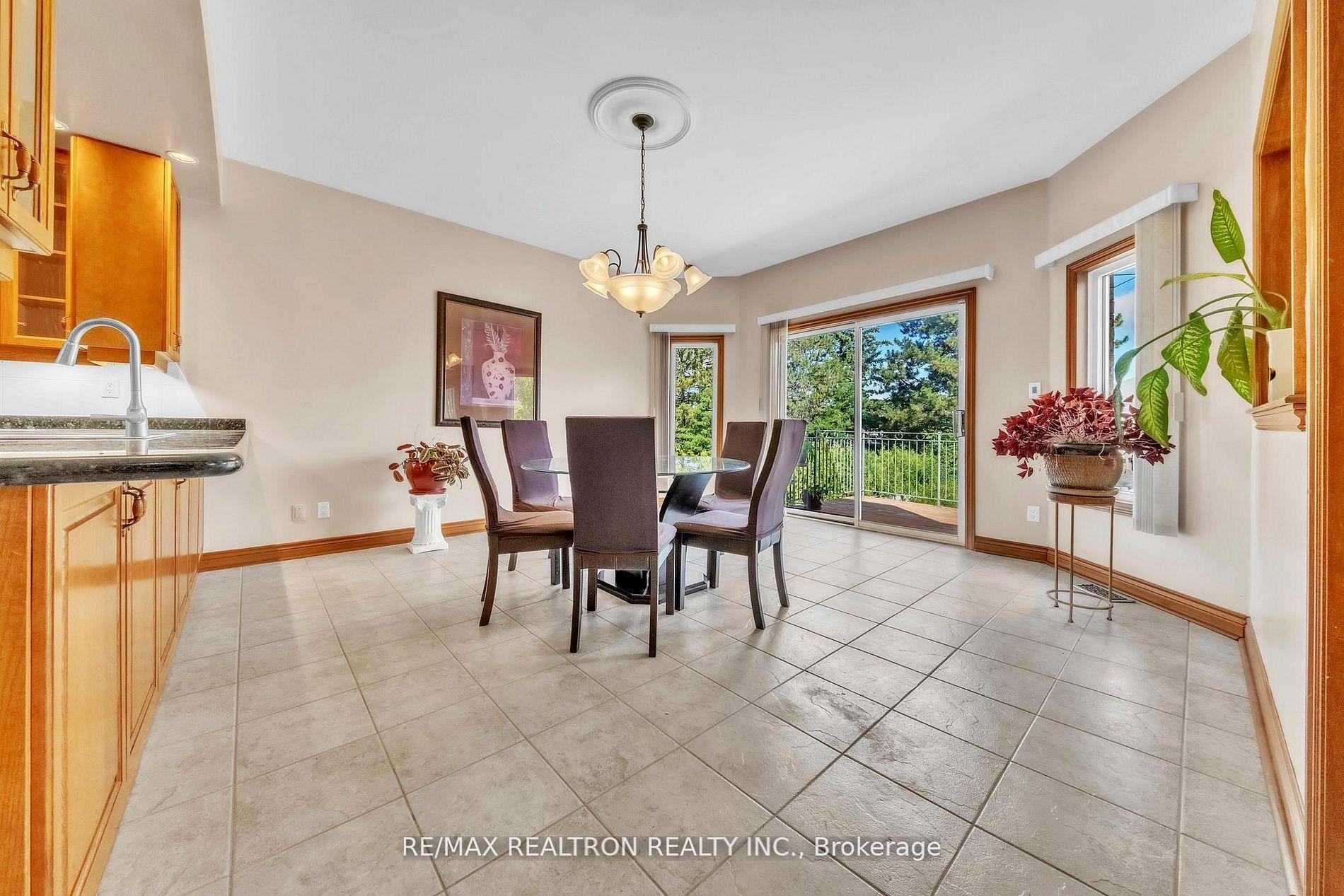 Photo 5 of 36A Puccini Drive, Richmond Hill, Oak Ridges — HOMEH