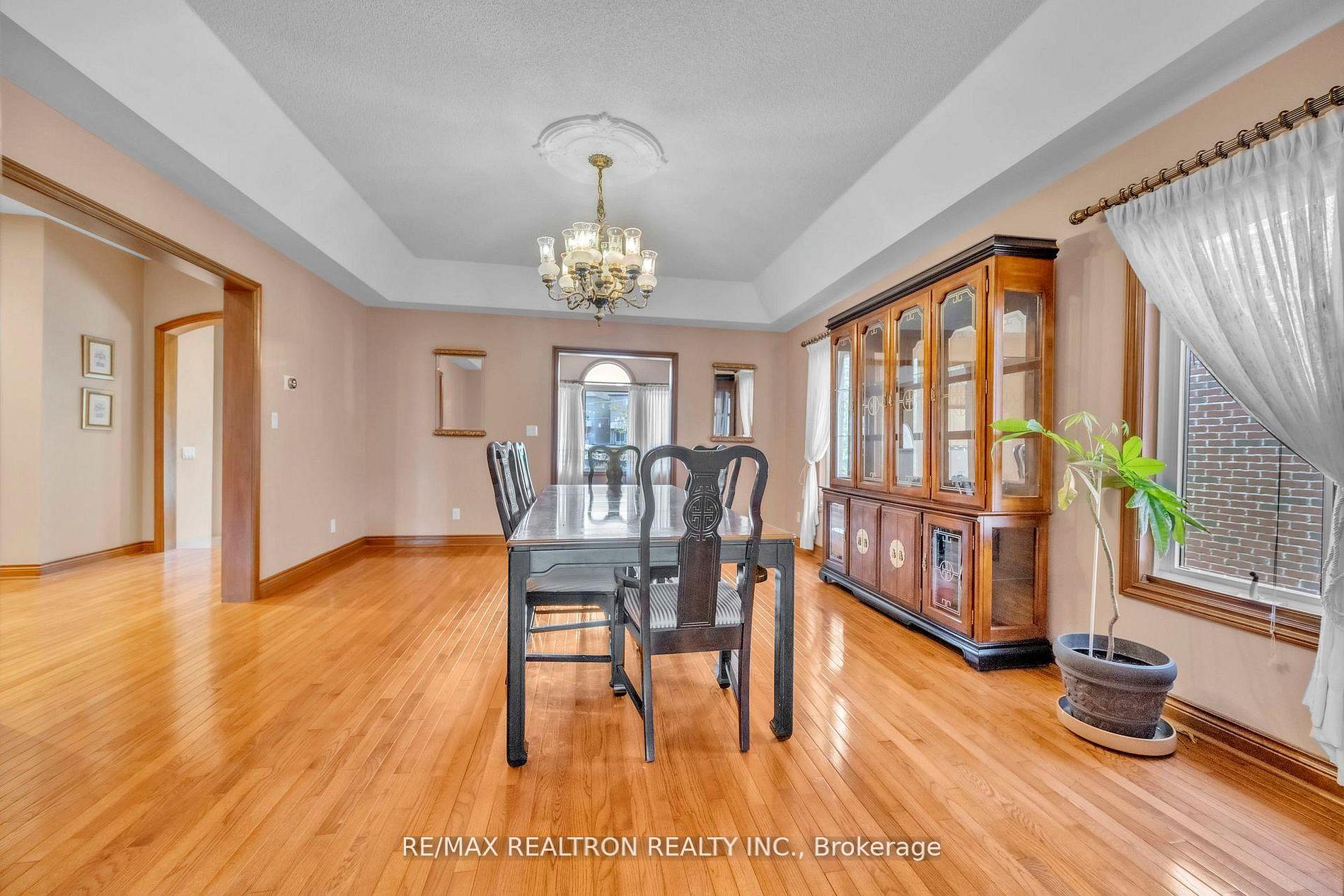 Photo 6 of 36A Puccini Drive, Richmond Hill, Oak Ridges — HOMEH