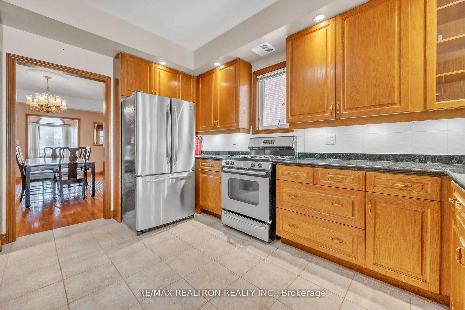 Photo 8 of 36A Puccini Drive, Richmond Hill, Oak Ridges — HOMEH