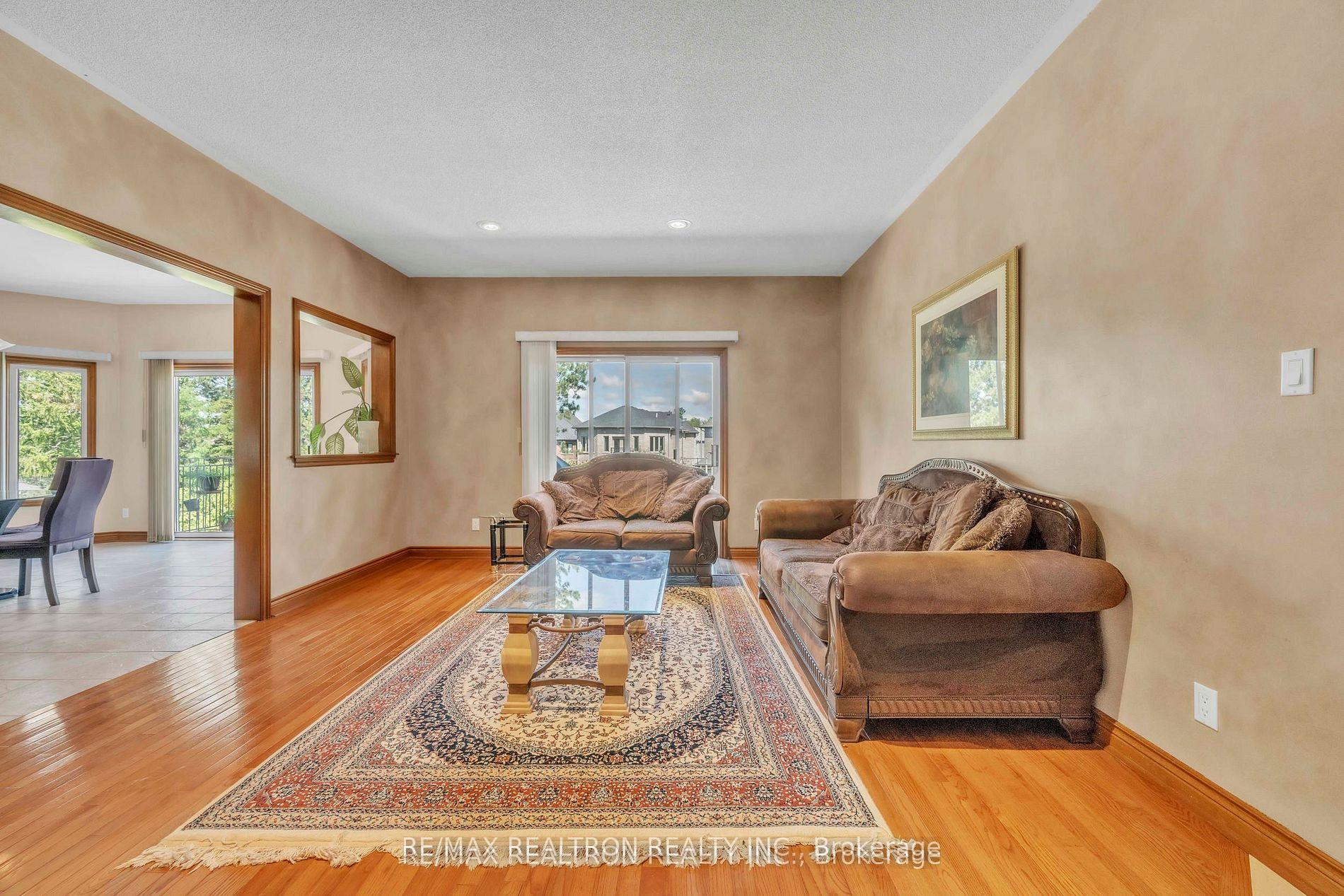 Photo 14 of 36A Puccini Drive, Richmond Hill, Oak Ridges — HOMEH