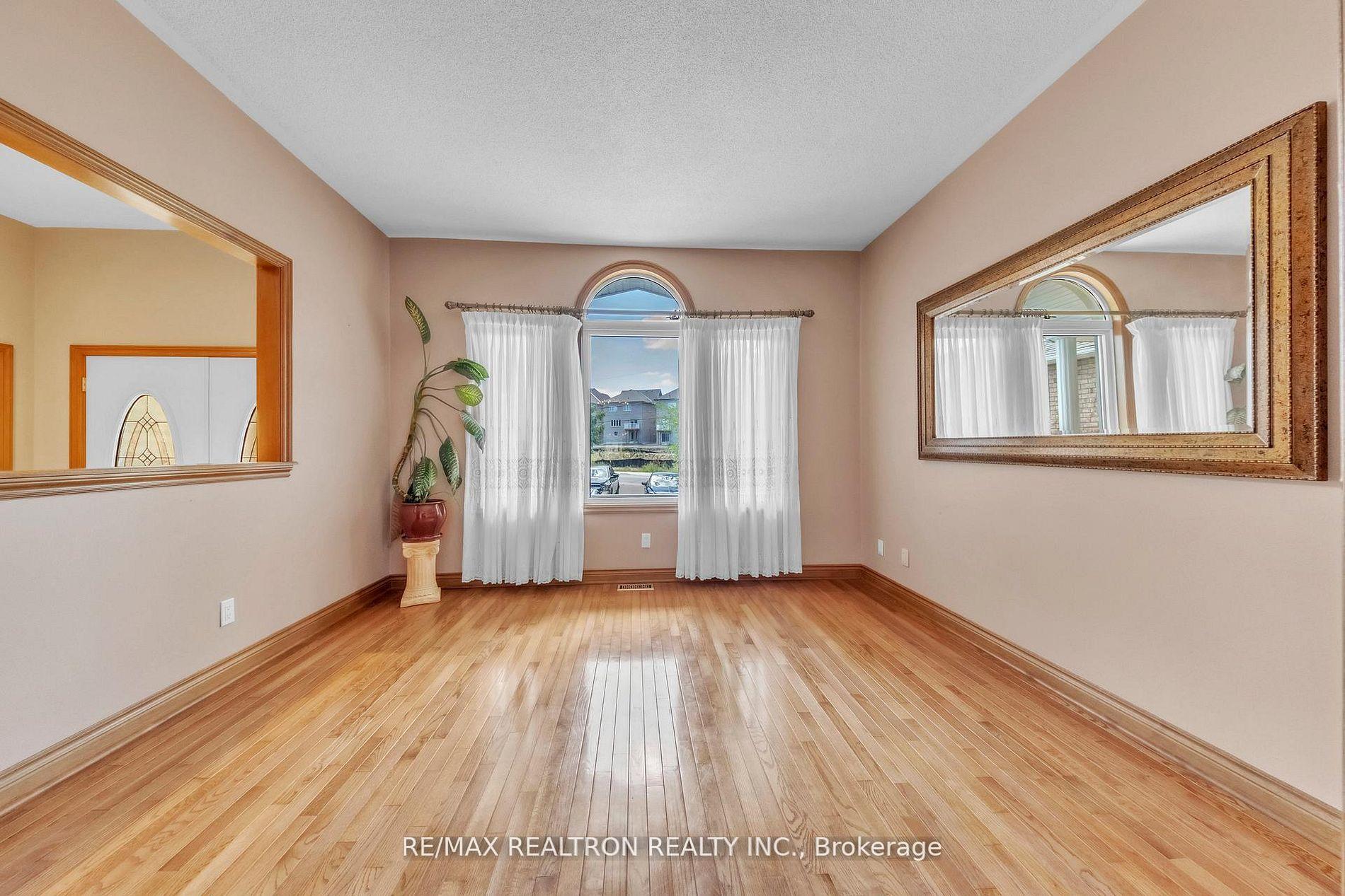 Photo 37 of 36A Puccini Drive, Richmond Hill, Oak Ridges — HOMEH