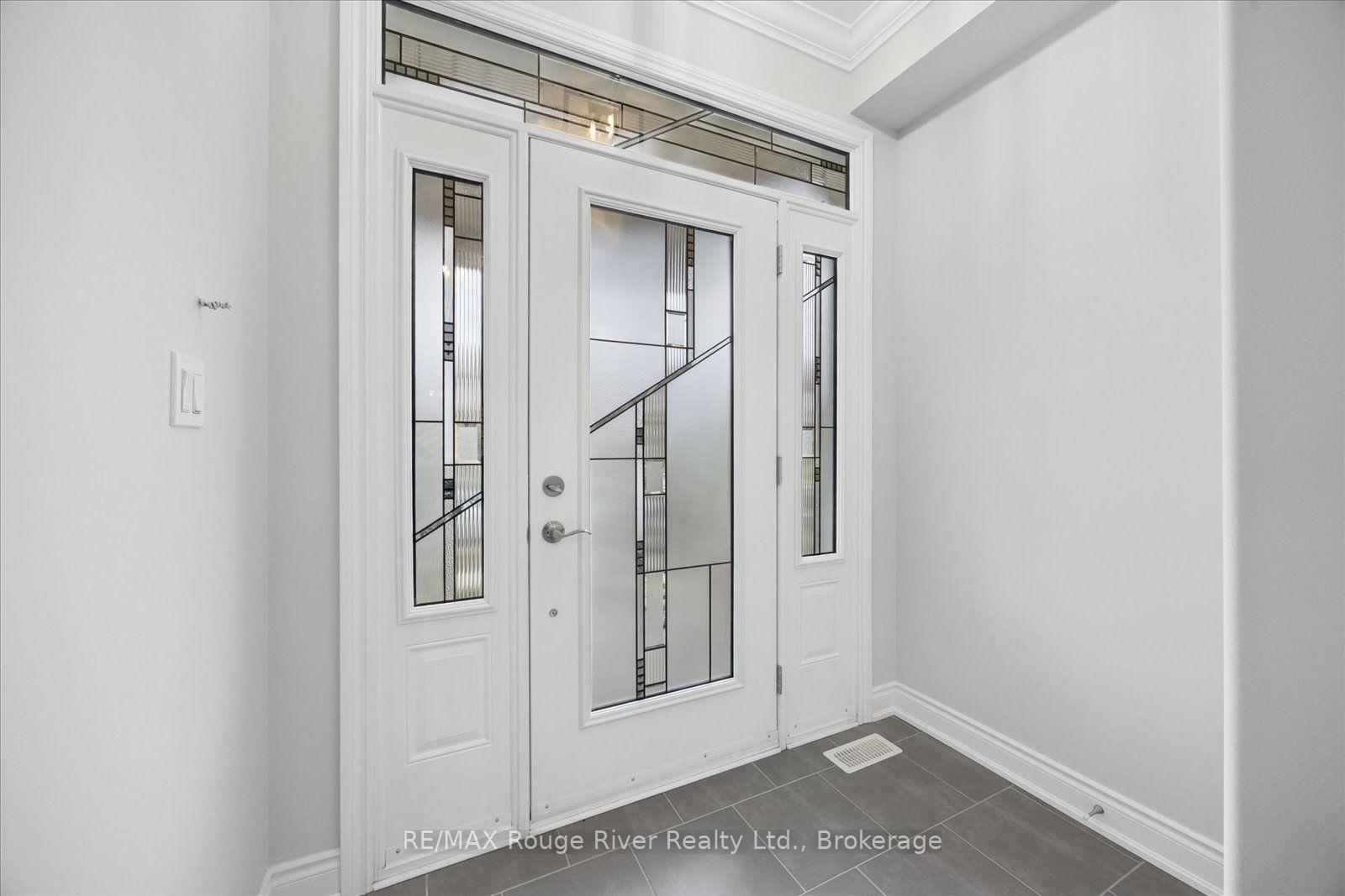 Photo 4 of 29 St Augustine Drive, Whitby, Brooklin — HOMEH