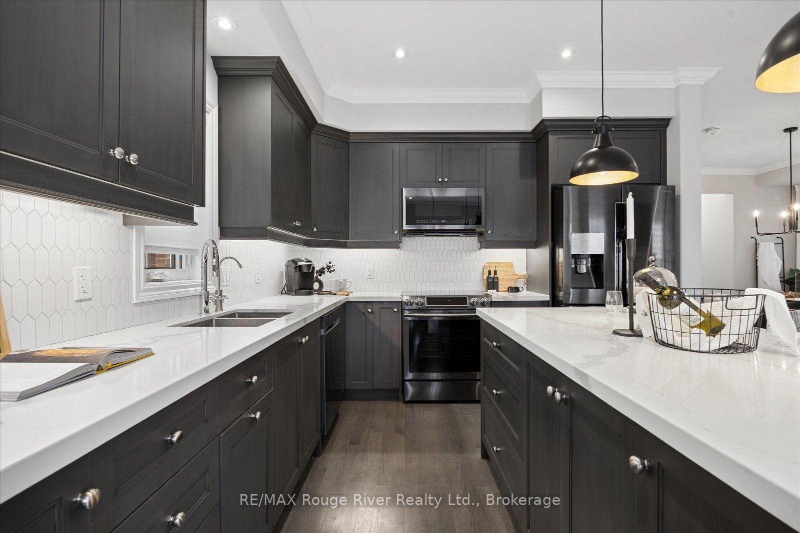 Photo 14 of 29 St Augustine Drive, Whitby, Brooklin — HOMEH