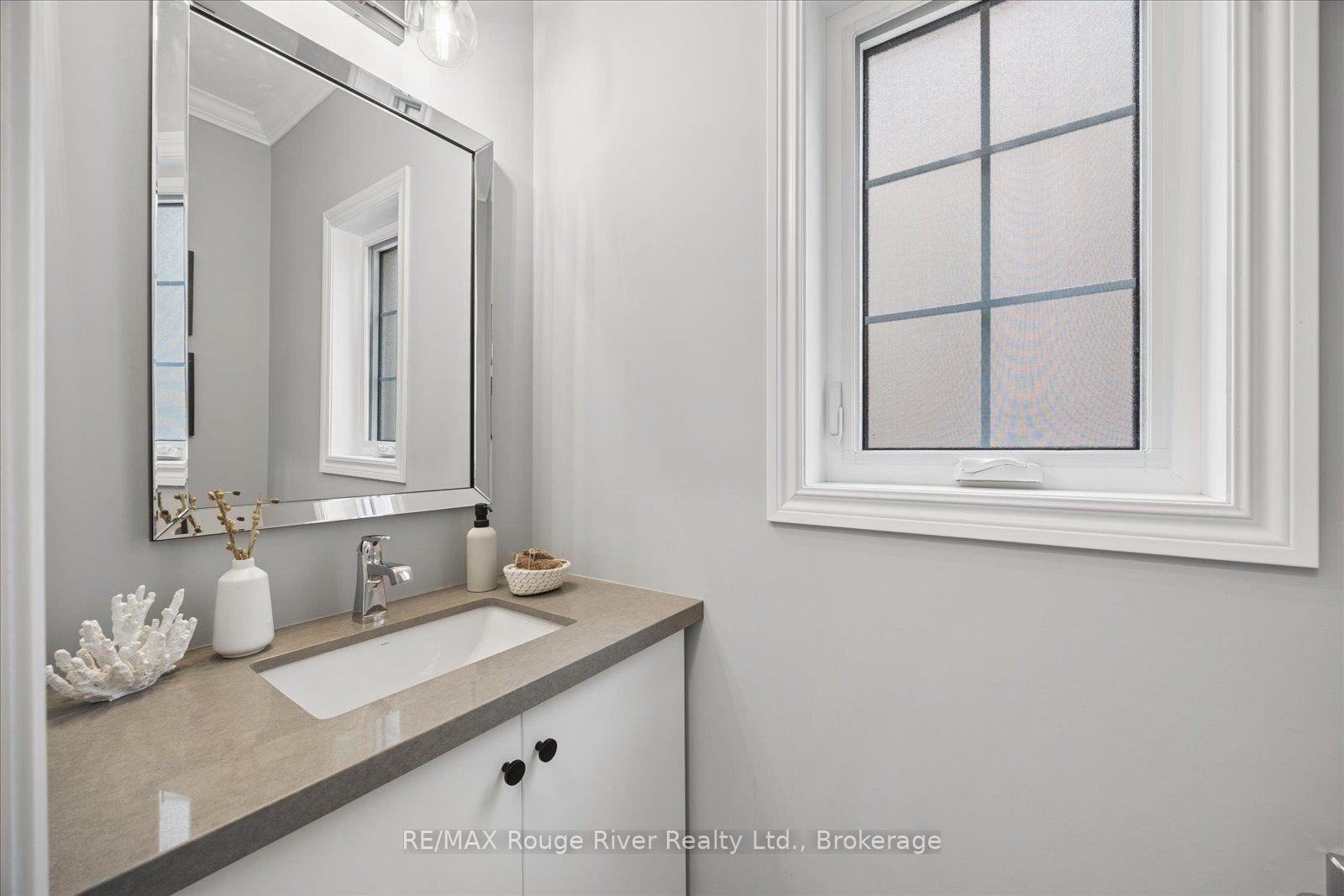 Photo 17 of 29 St Augustine Drive, Whitby, Brooklin — HOMEH