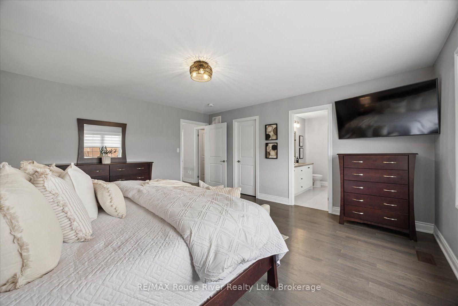Photo 21 of 29 St Augustine Drive, Whitby, Brooklin — HOMEH