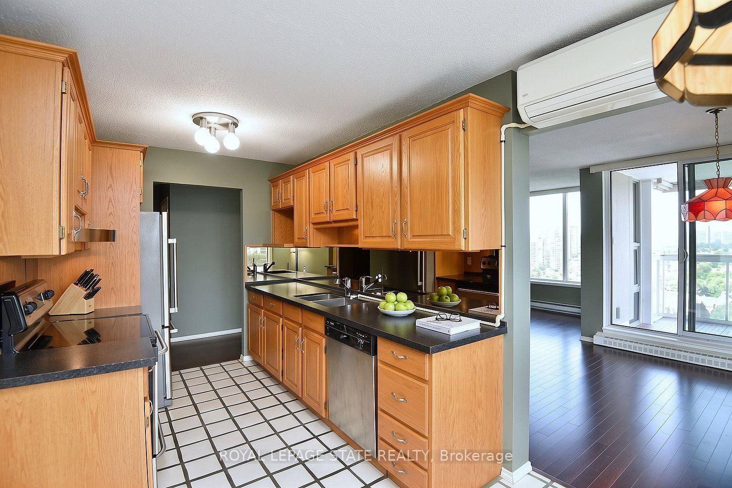 Photo 20 of Unit 2007, 75 Queen Street N, Hamilton, Strathcona — HOMEH