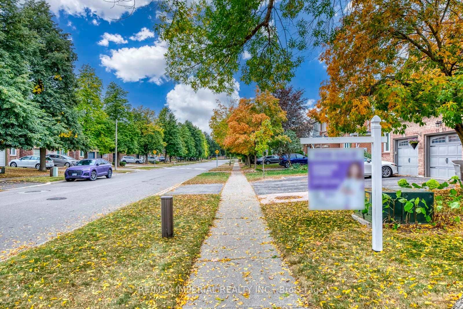 Photo 4 of 1107 Gable Drive, Oakville, Clearview — HOMEH