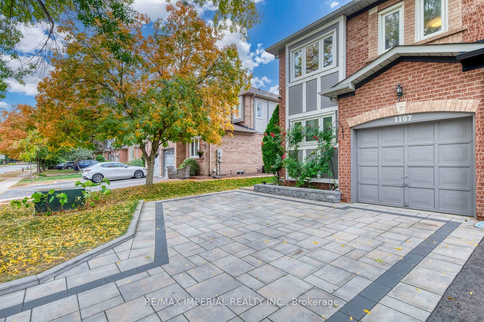 Photo 7 of 1107 Gable Drive, Oakville, Clearview — HOMEH