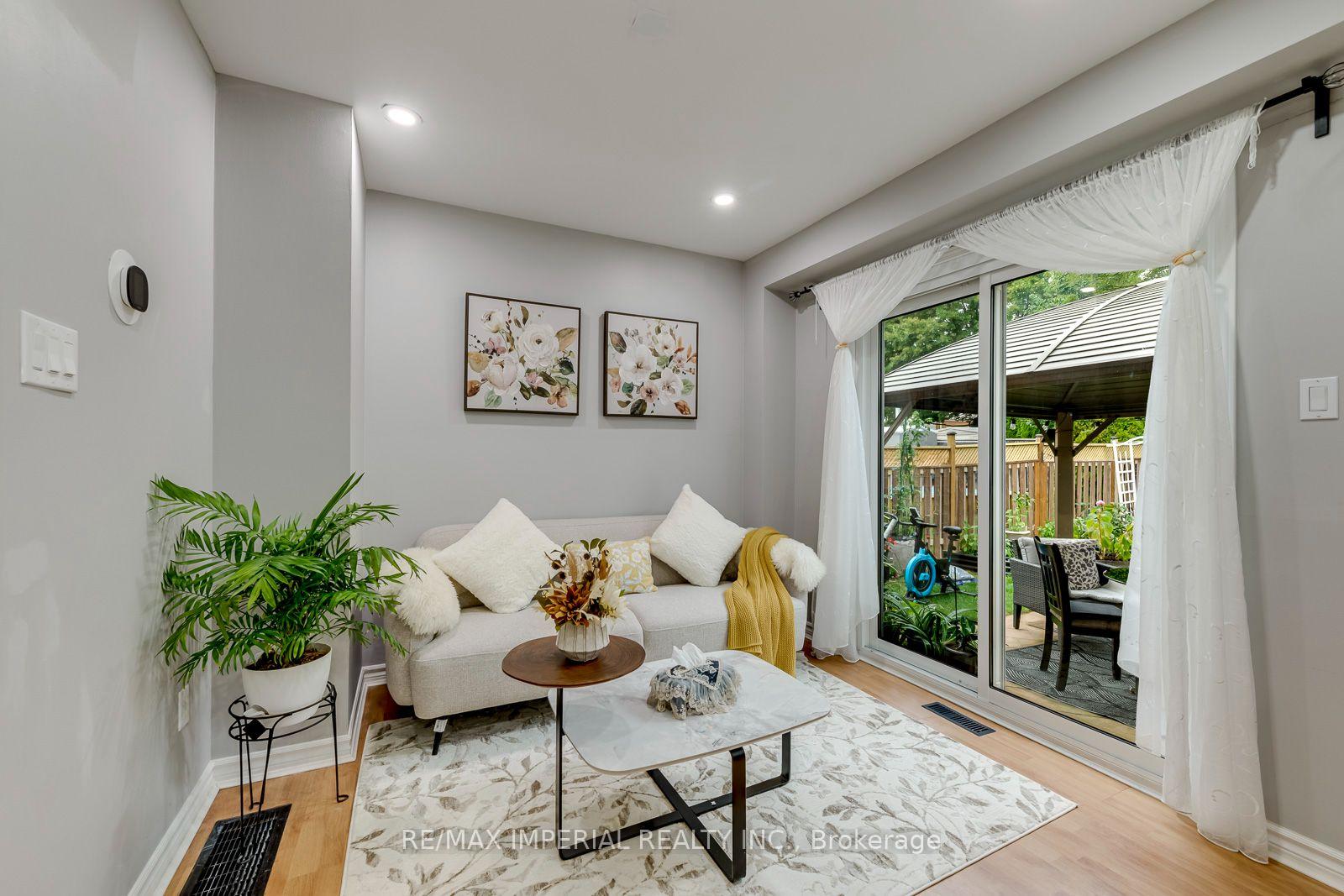 Photo 21 of 1107 Gable Drive, Oakville, Clearview — HOMEH