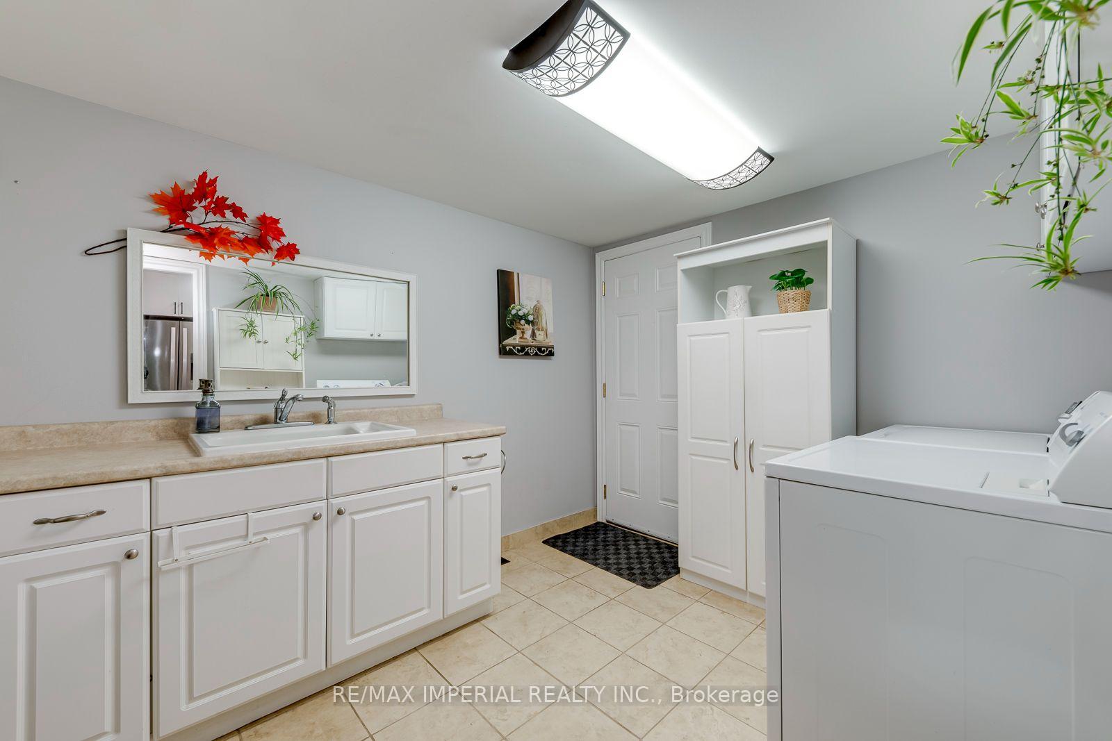 Photo 27 of 1107 Gable Drive, Oakville, Clearview — HOMEH