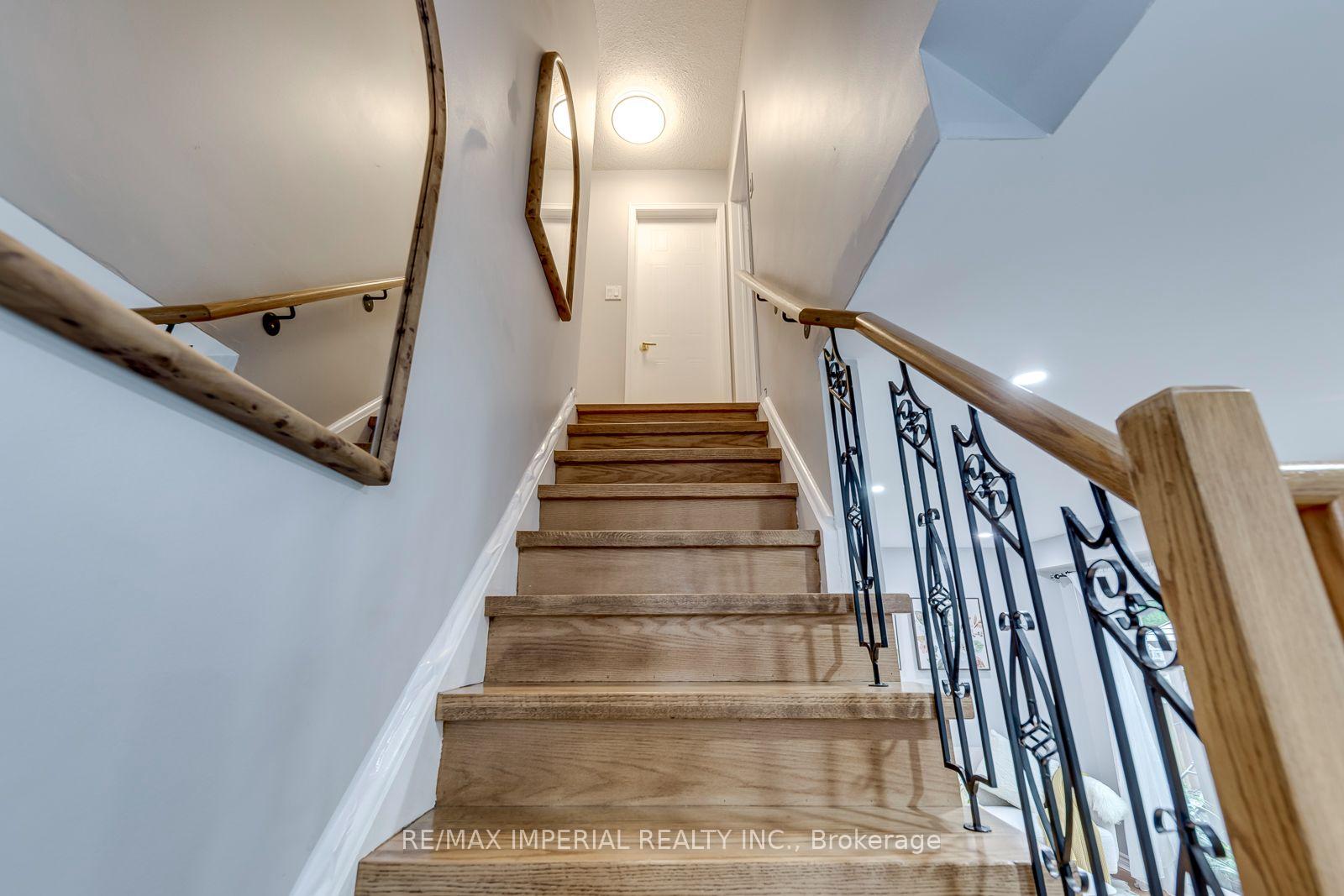 Photo 29 of 1107 Gable Drive, Oakville, Clearview — HOMEH