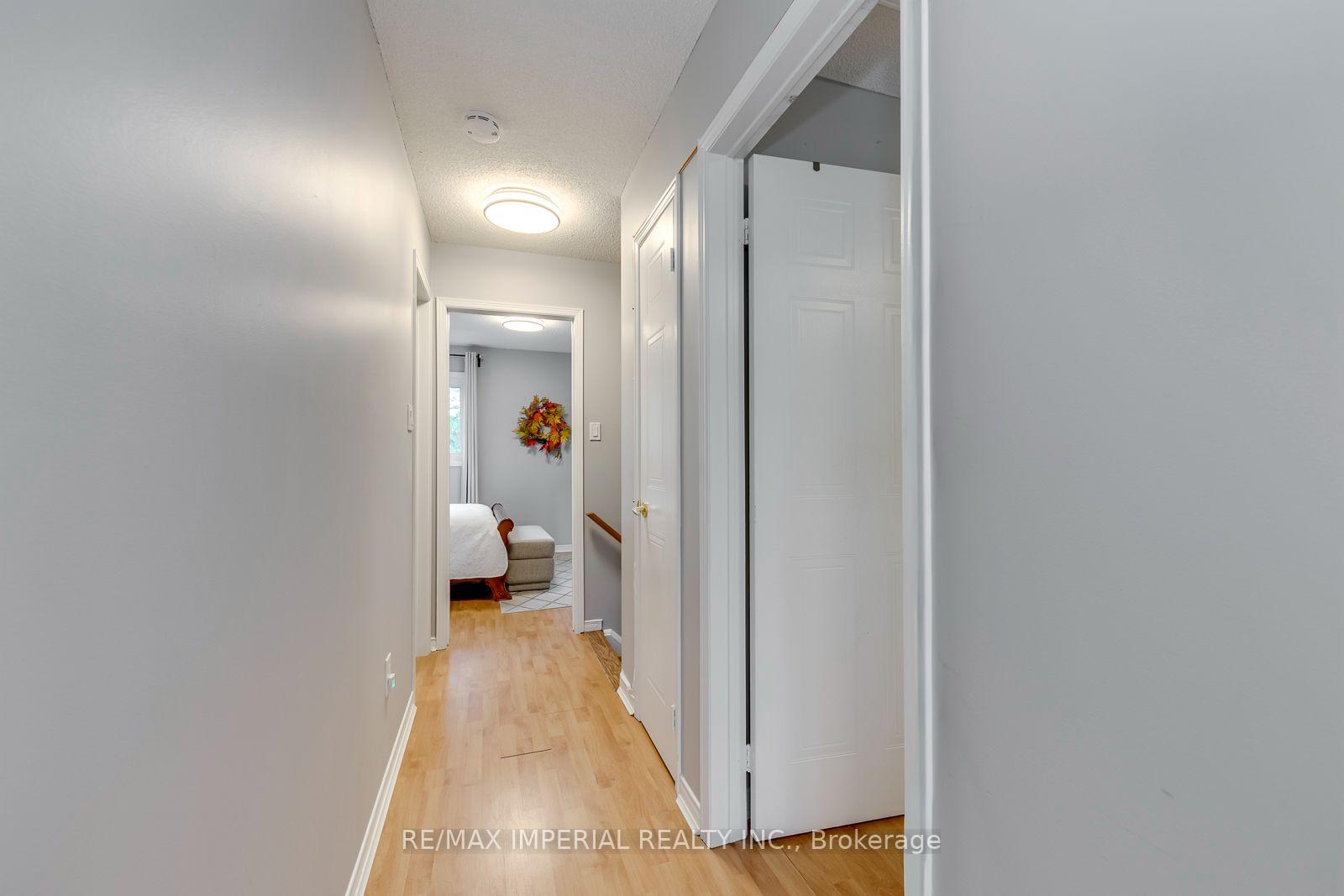 Photo 31 of 1107 Gable Drive, Oakville, Clearview — HOMEH