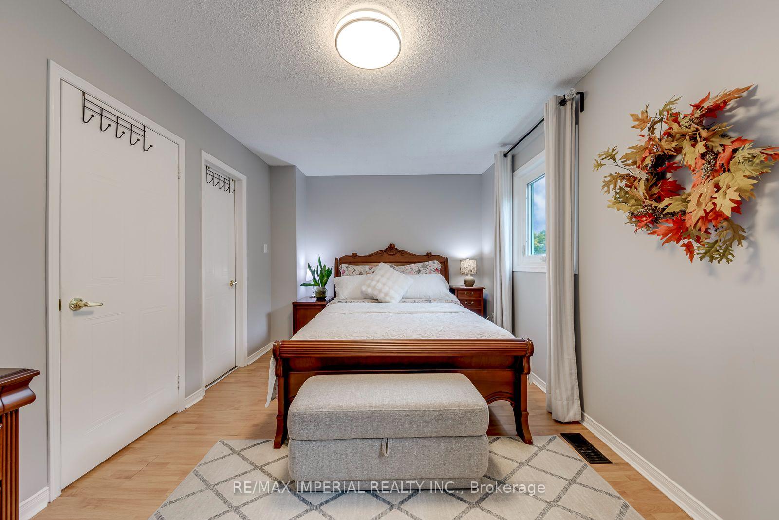 Photo 33 of 1107 Gable Drive, Oakville, Clearview — HOMEH