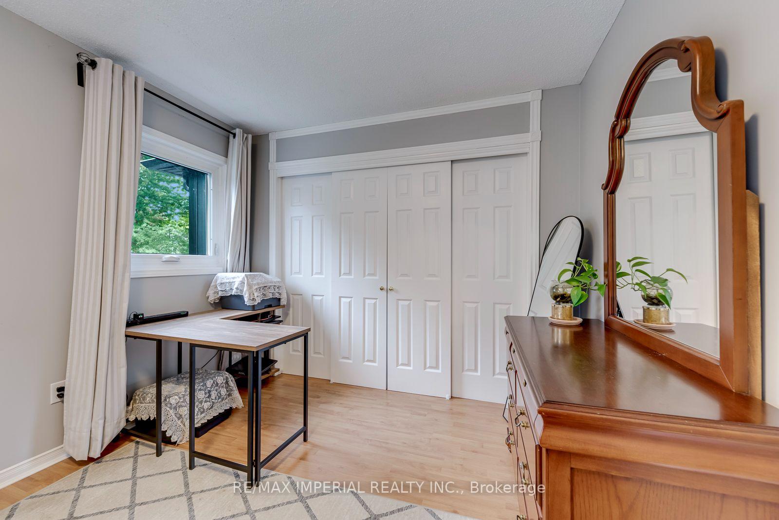 Photo 35 of 1107 Gable Drive, Oakville, Clearview — HOMEH