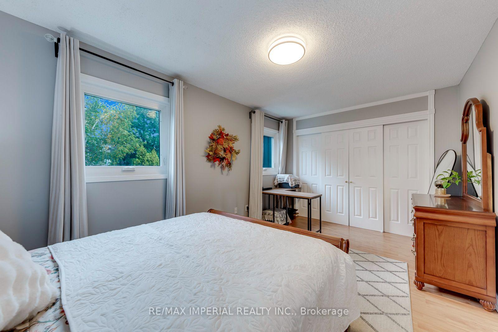 Photo 34 of 1107 Gable Drive, Oakville, Clearview — HOMEH