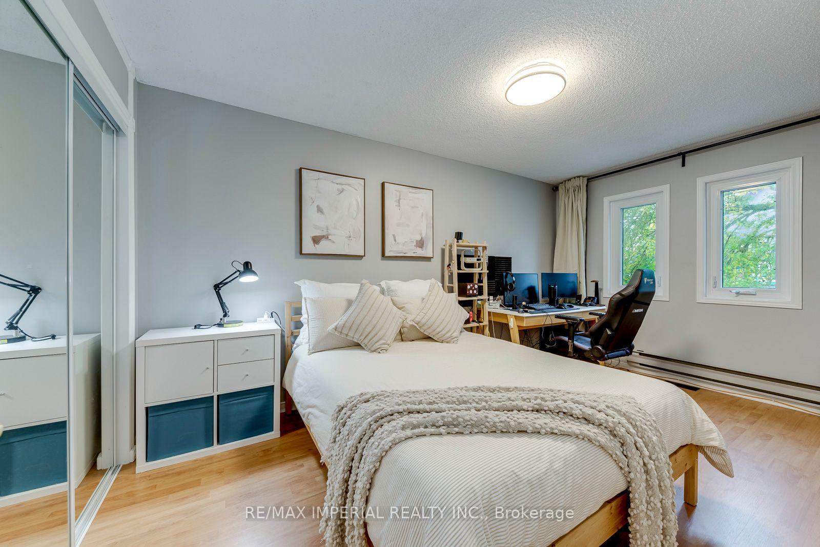Photo 36 of 1107 Gable Drive, Oakville, Clearview — HOMEH