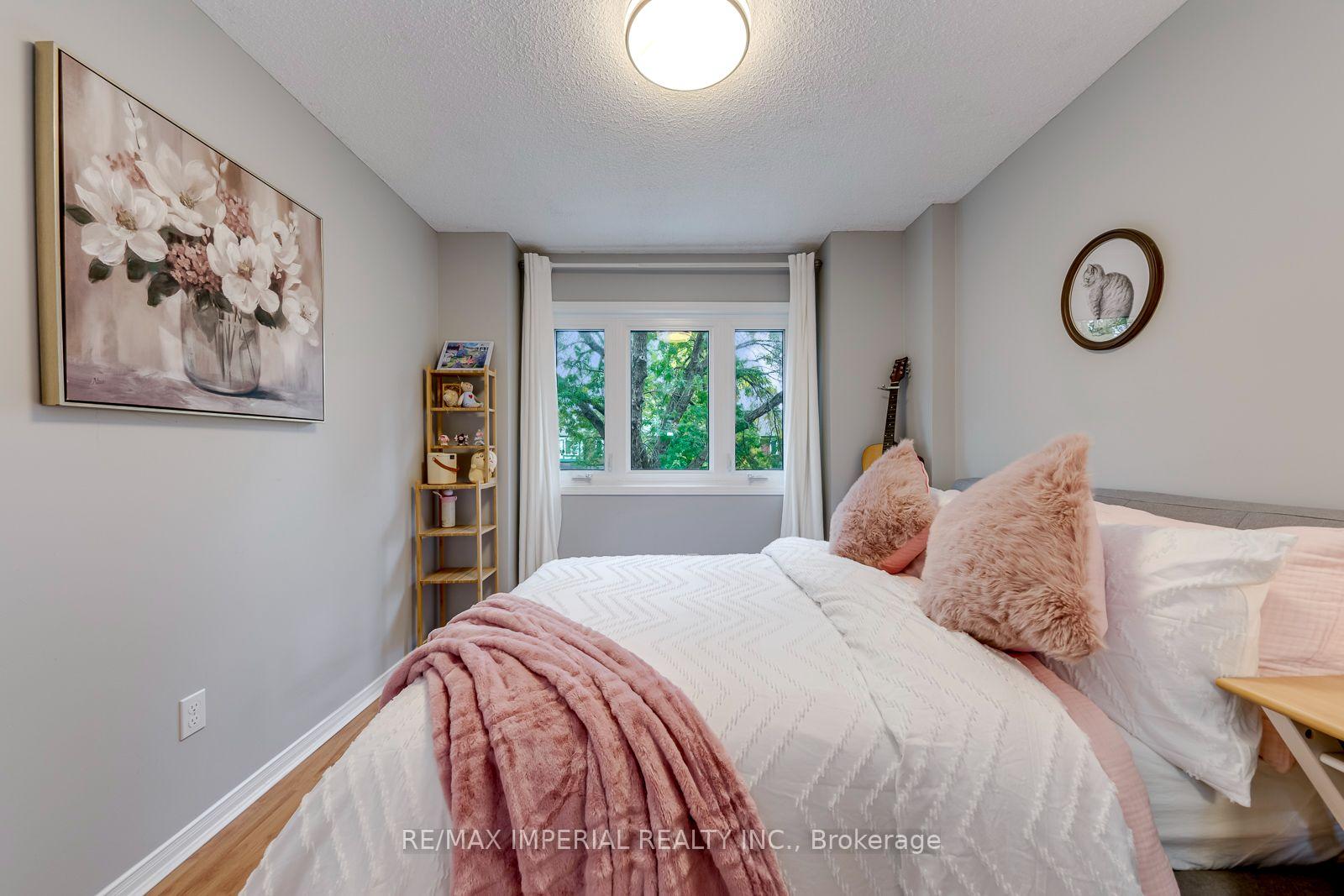 Photo 39 of 1107 Gable Drive, Oakville, Clearview — HOMEH