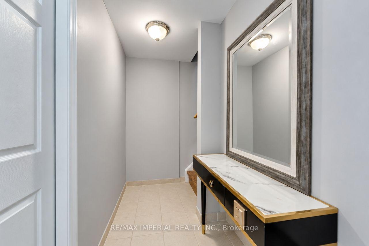 Photo 43 of 1107 Gable Drive, Oakville, Clearview — HOMEH