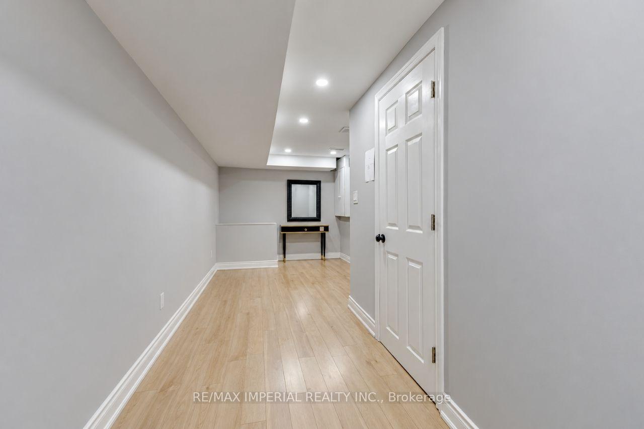 Photo 46 of 1107 Gable Drive, Oakville, Clearview — HOMEH