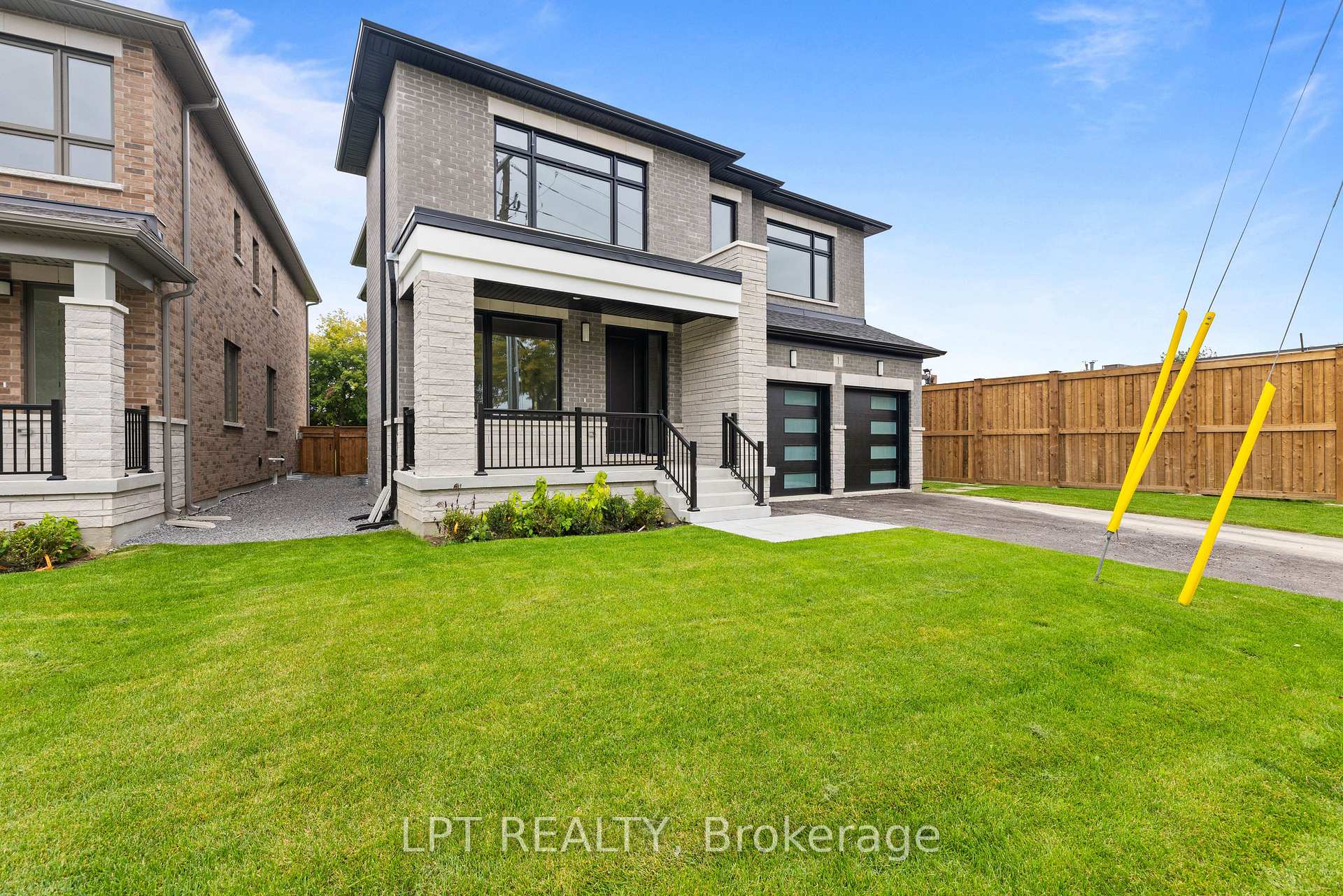Photo 3 of 1 Richmond Park Drive, Georgina, Keswick North — HOMEH