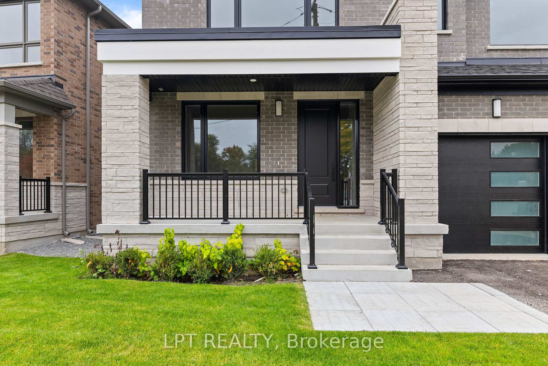 Photo 5 of 1 Richmond Park Drive, Georgina, Keswick North — HOMEH