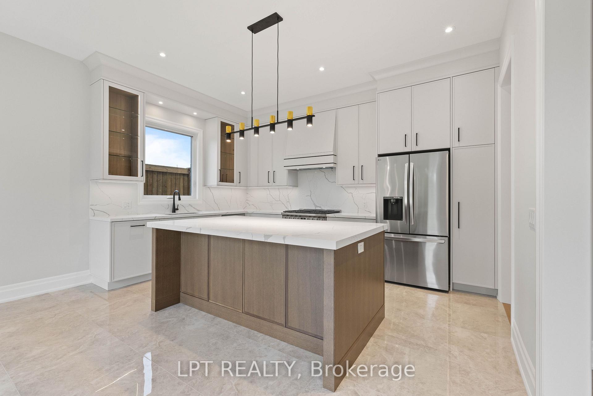Photo 7 of 1 Richmond Park Drive, Georgina, Keswick North — HOMEH