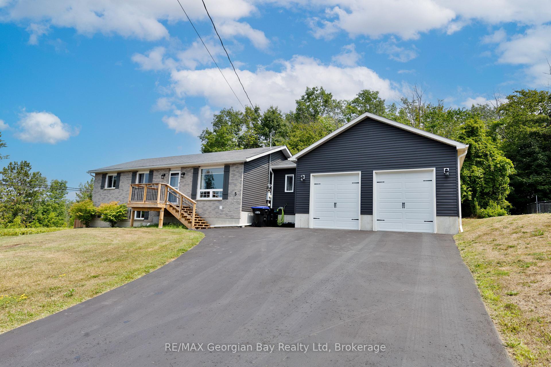 Photo 2 of 5 Easton Avenue, Tay, Port McNicoll — HOMEH