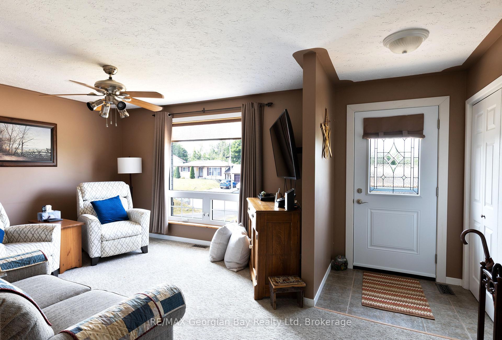 Photo 3 of 5 Easton Avenue, Tay, Port McNicoll — HOMEH