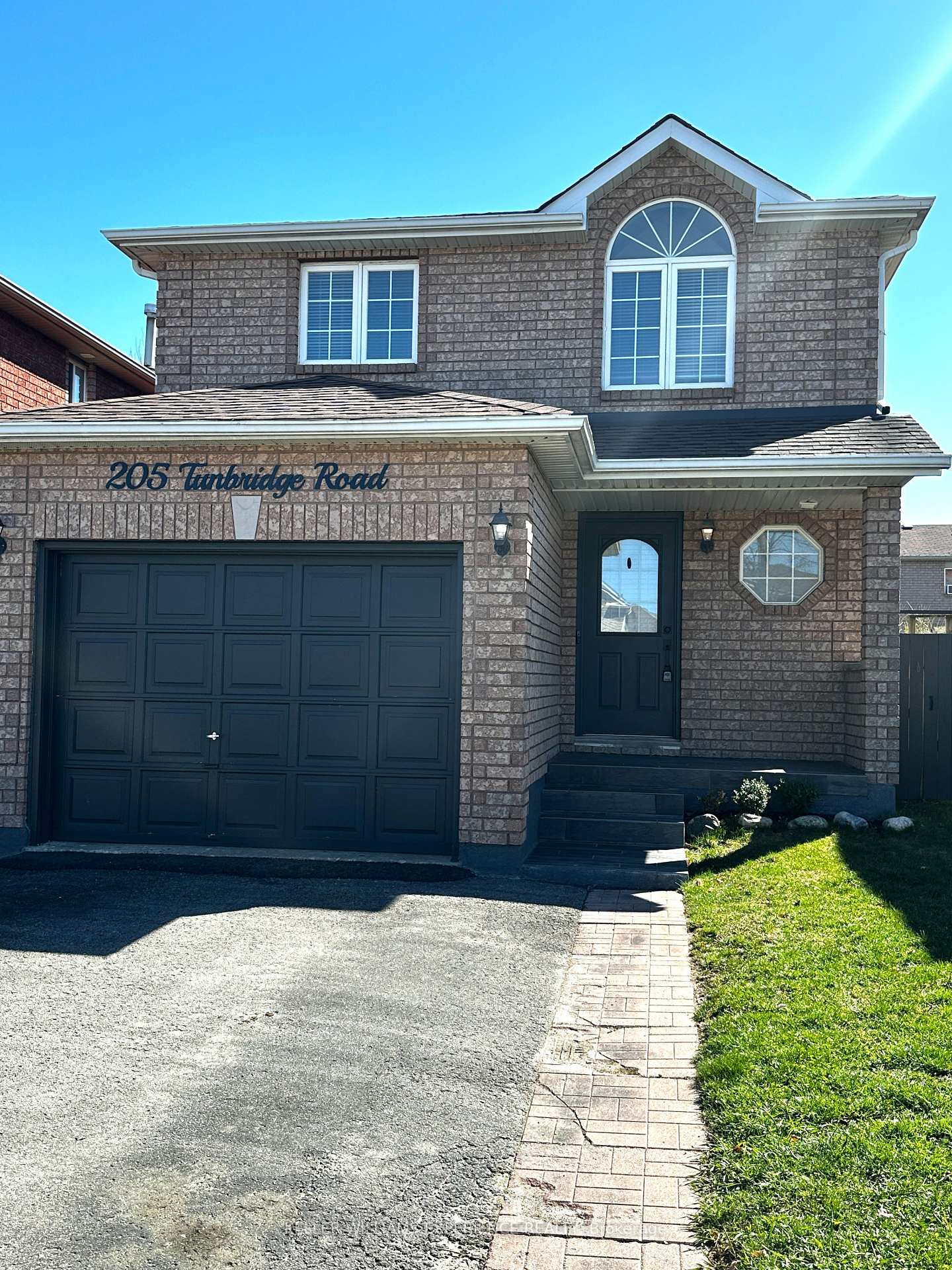 Photo 2 of 205 Tunbridge Road, Barrie, Georgian Drive — HOMEH