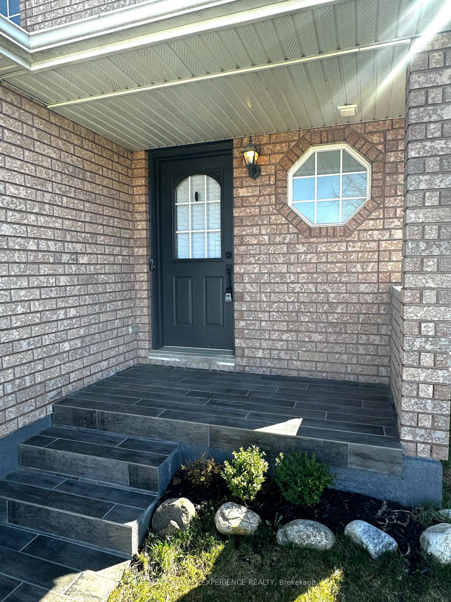 Photo 3 of 205 Tunbridge Road, Barrie, Georgian Drive — HOMEH