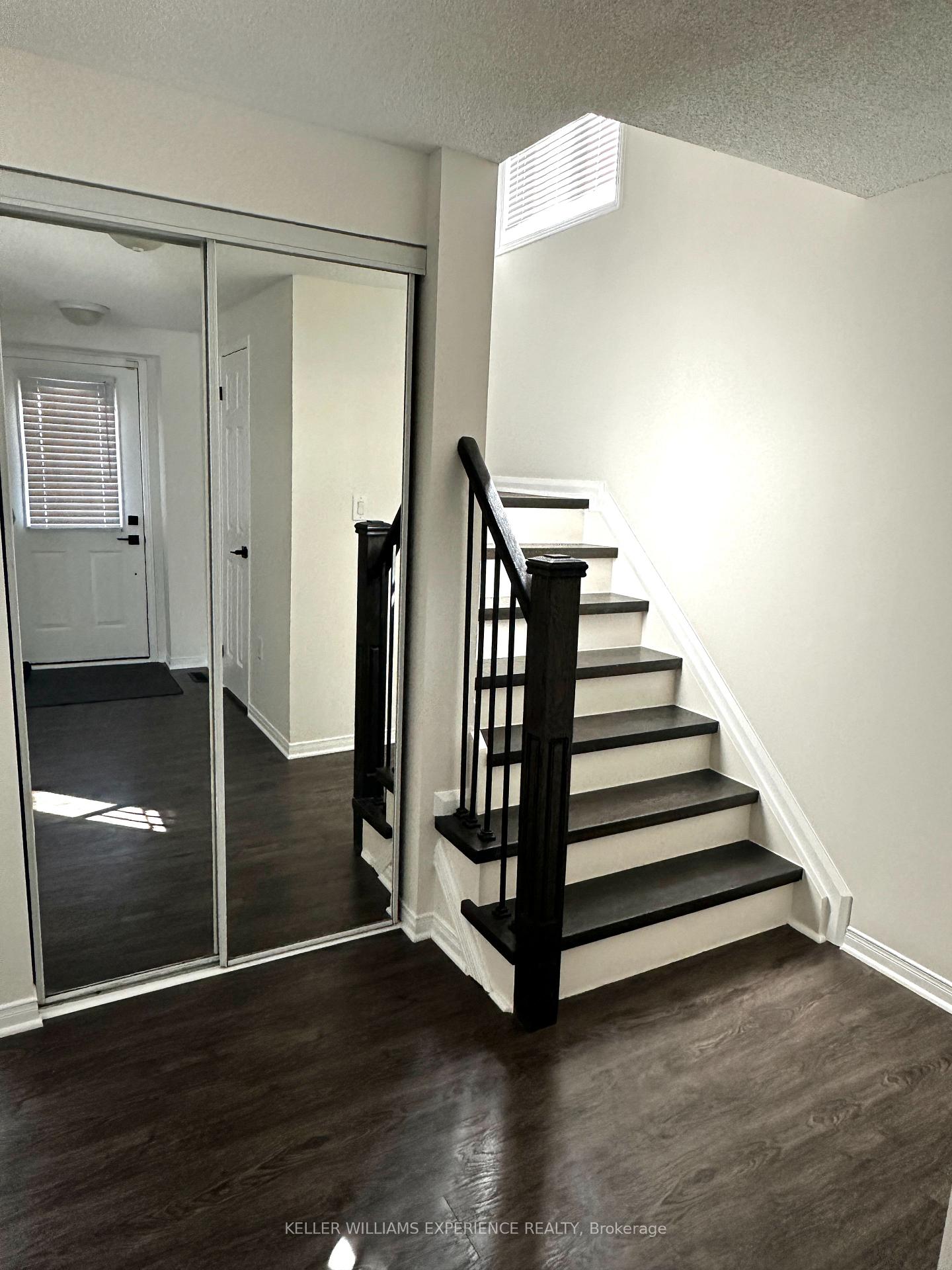 Photo 4 of 205 Tunbridge Road, Barrie, Georgian Drive — HOMEH