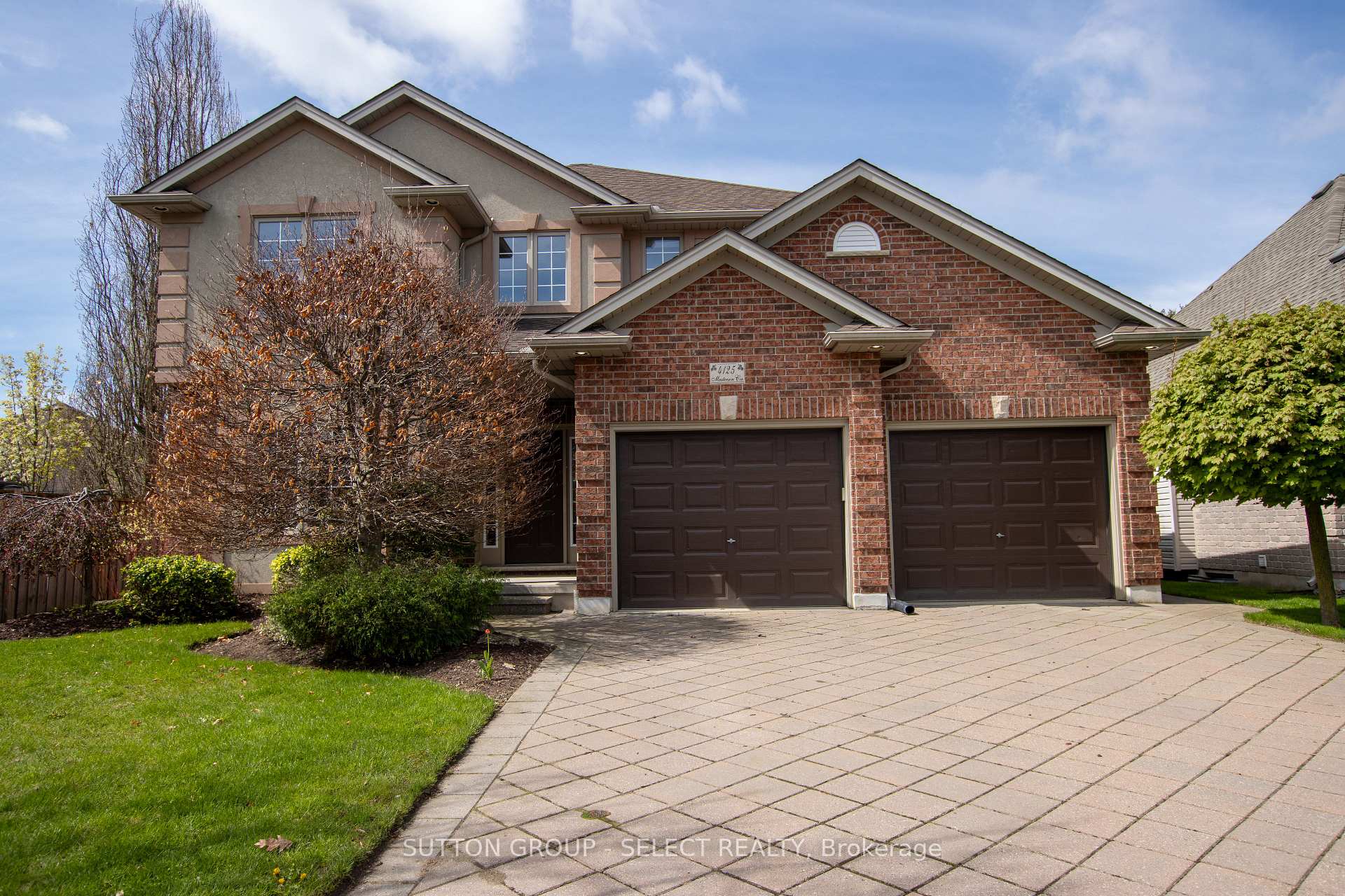 Photo 2 of 4125 Masterson Circle, London, South V — HOMEH