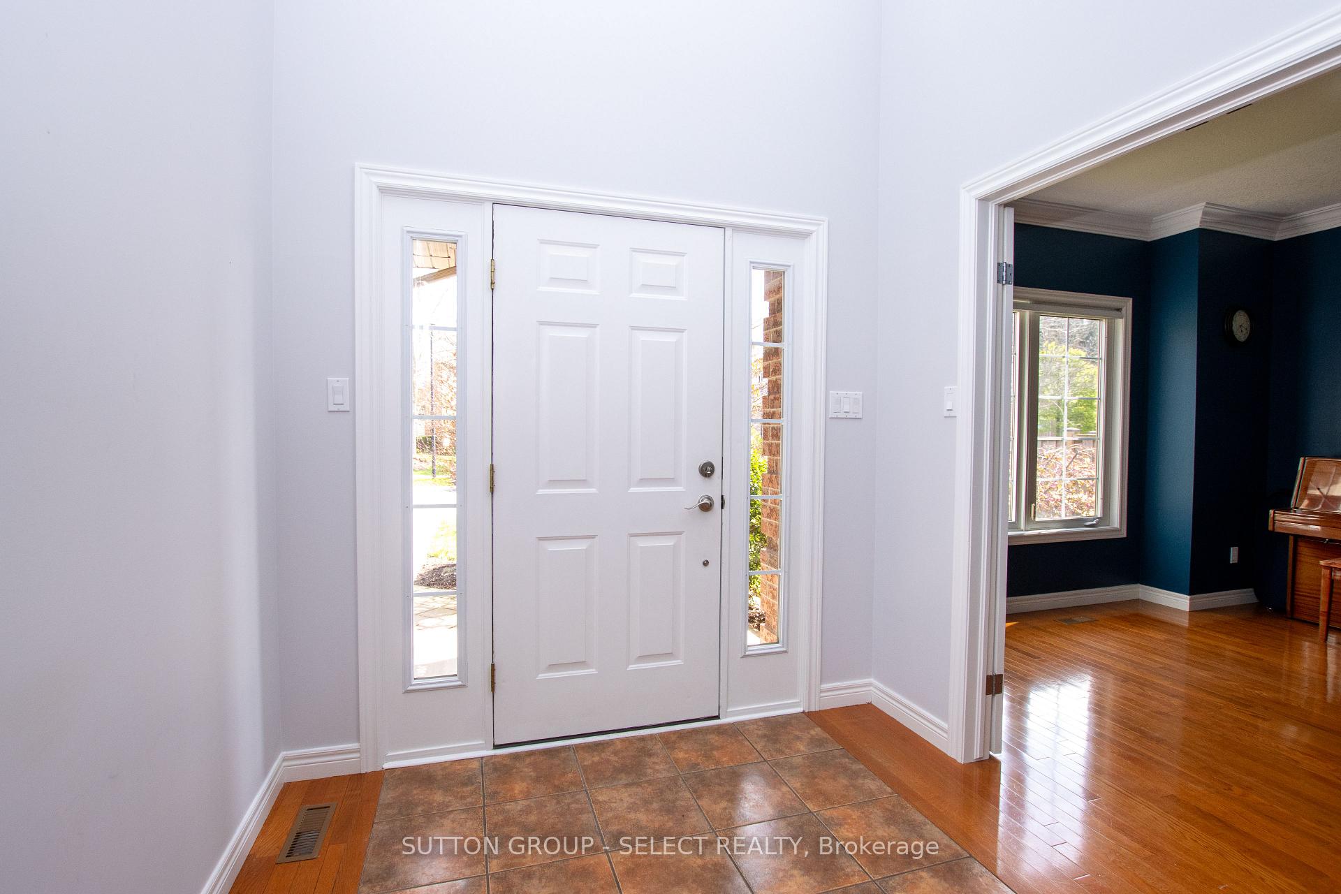 Photo 5 of 4125 Masterson Circle, London, South V — HOMEH