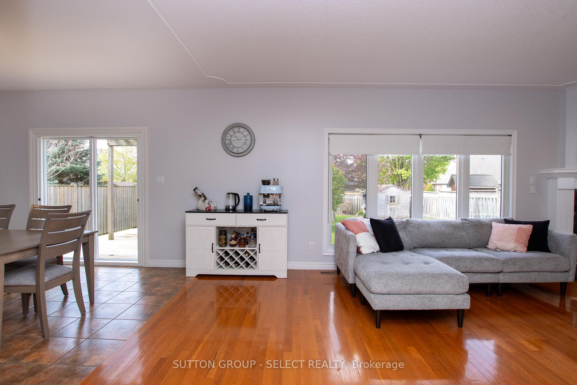 Photo 12 of 4125 Masterson Circle, London, South V — HOMEH
