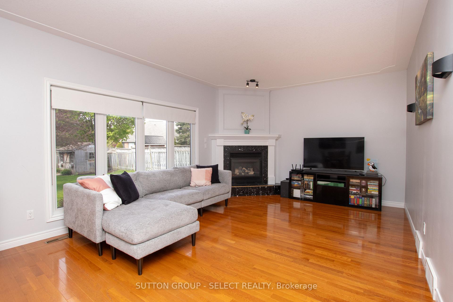 Photo 13 of 4125 Masterson Circle, London, South V — HOMEH