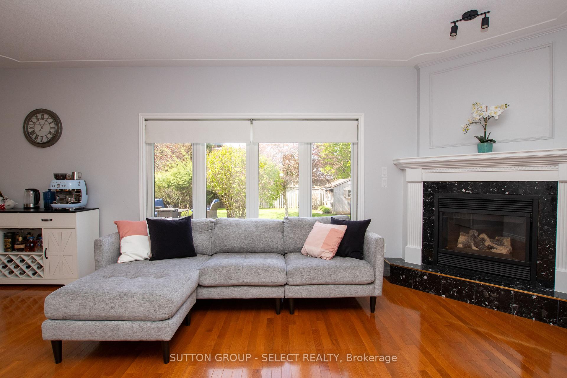 Photo 17 of 4125 Masterson Circle, London, South V — HOMEH