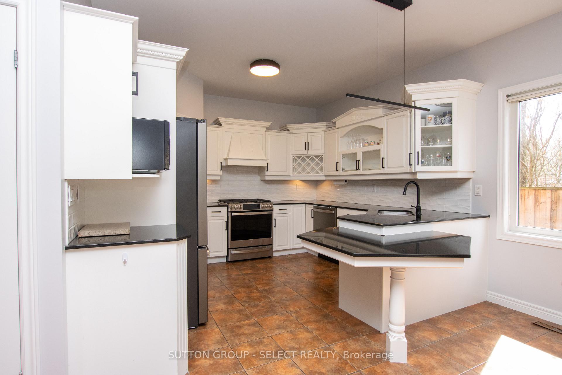 Photo 19 of 4125 Masterson Circle, London, South V — HOMEH