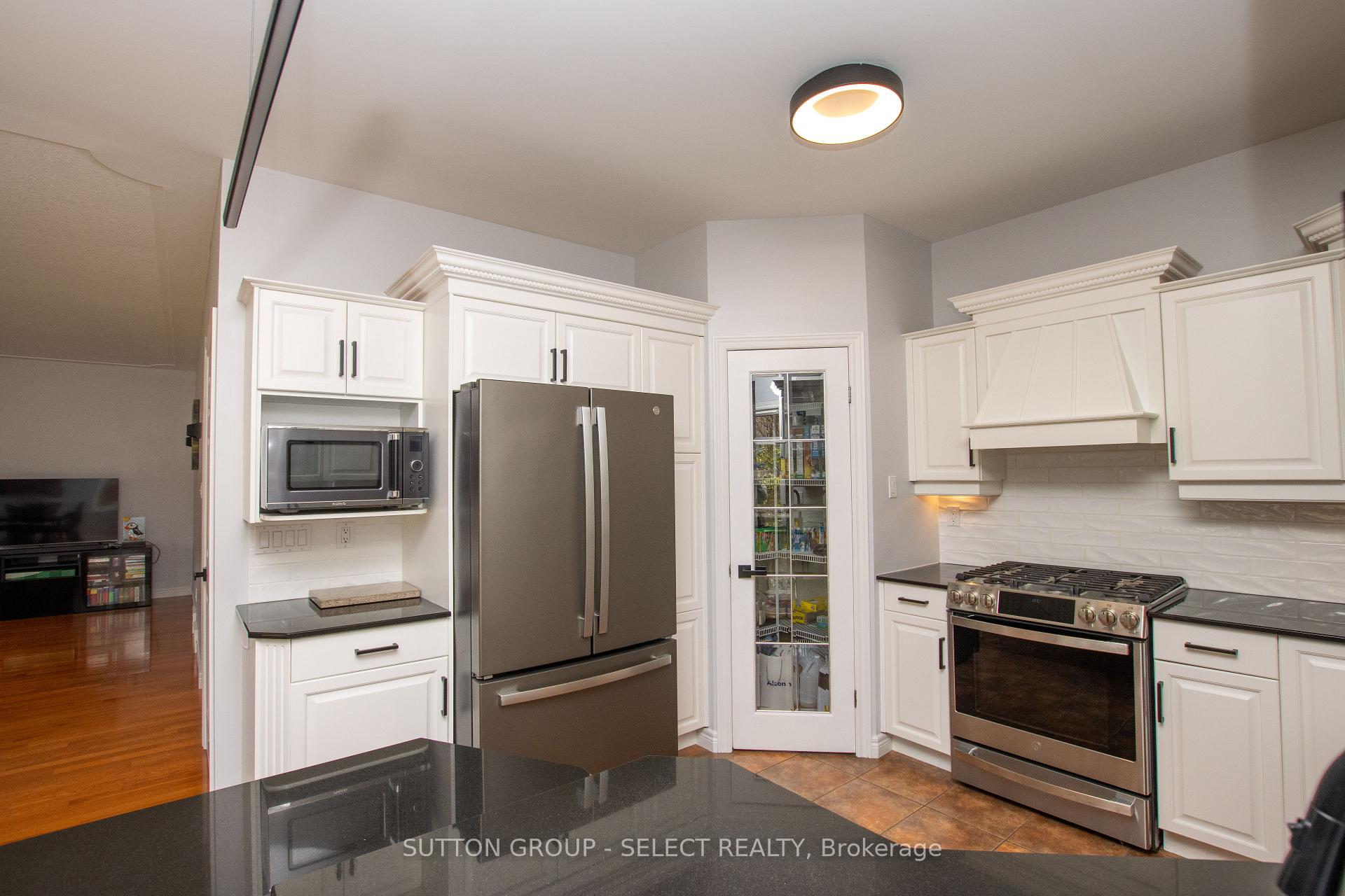 Photo 22 of 4125 Masterson Circle, London, South V — HOMEH