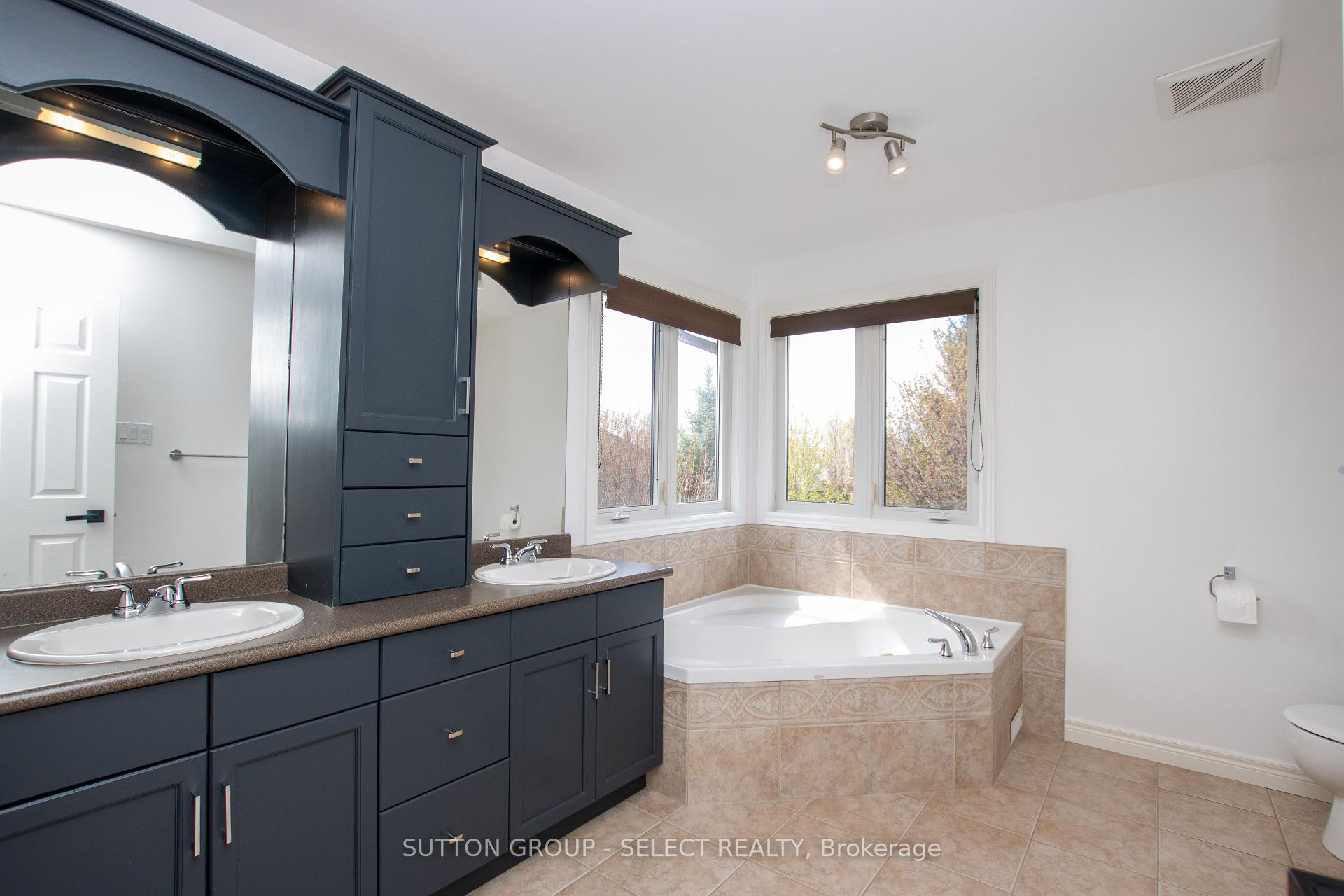 Photo 29 of 4125 Masterson Circle, London, South V — HOMEH