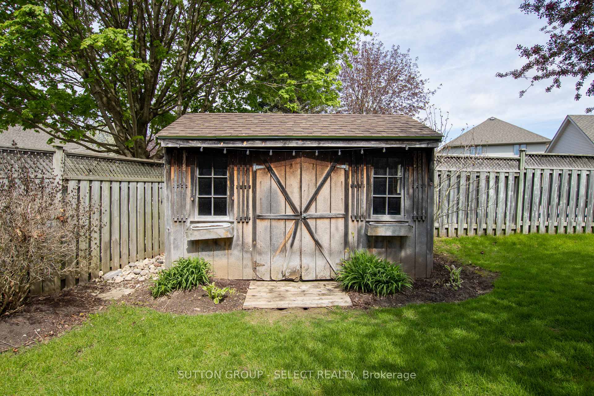 Photo 42 of 4125 Masterson Circle, London, South V — HOMEH